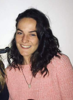 A surfing, Sports Science graduate, working as a Neasáin SNA - this chicks got it all! After a Scoil sabbatical, she's back with a bang!