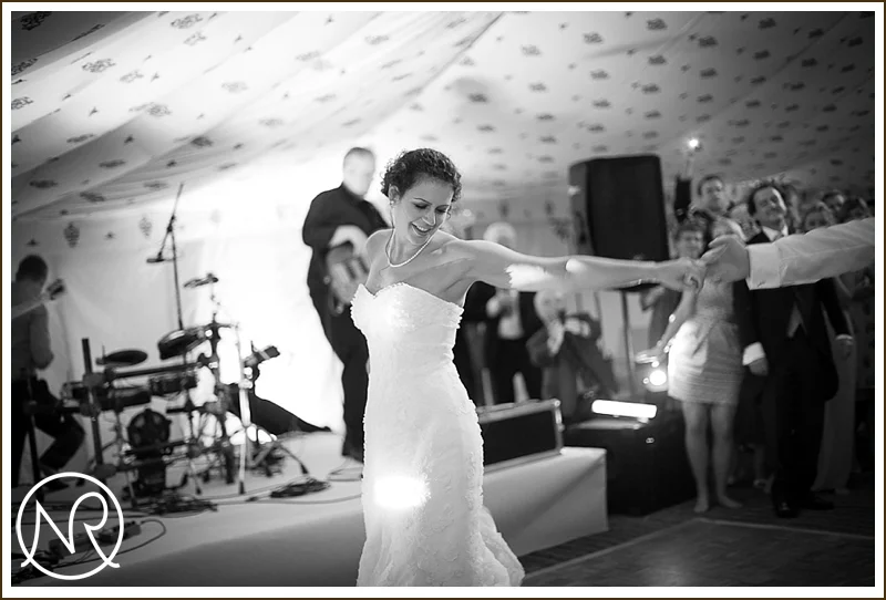 Capturing wedding moments in pictures