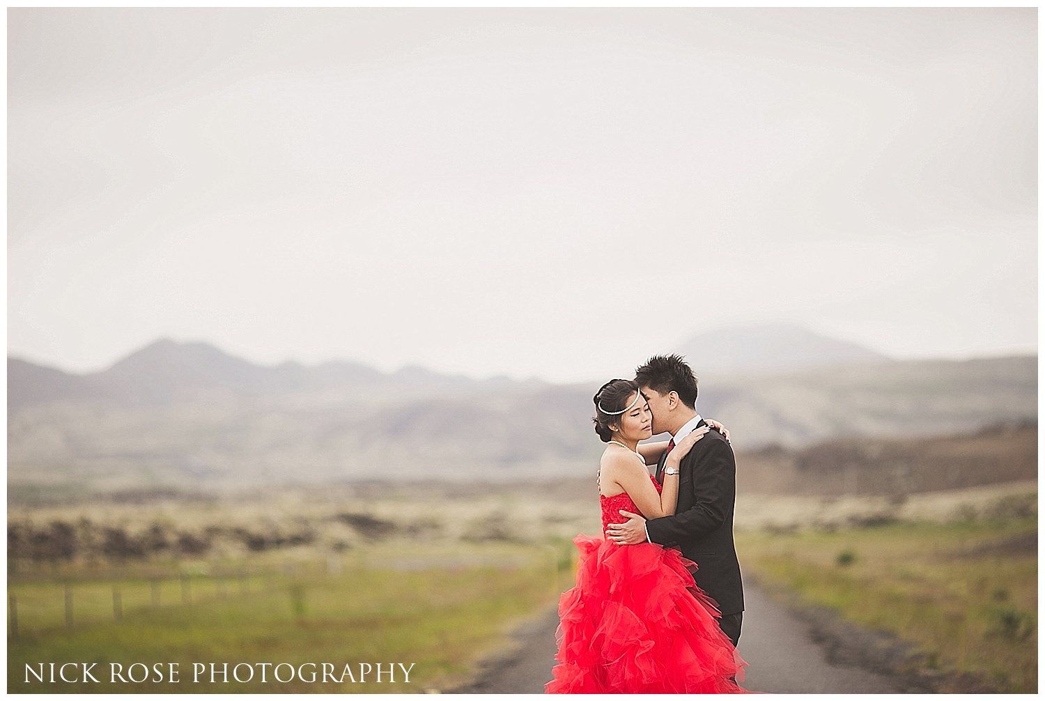 Destination wedding photographer Iceland