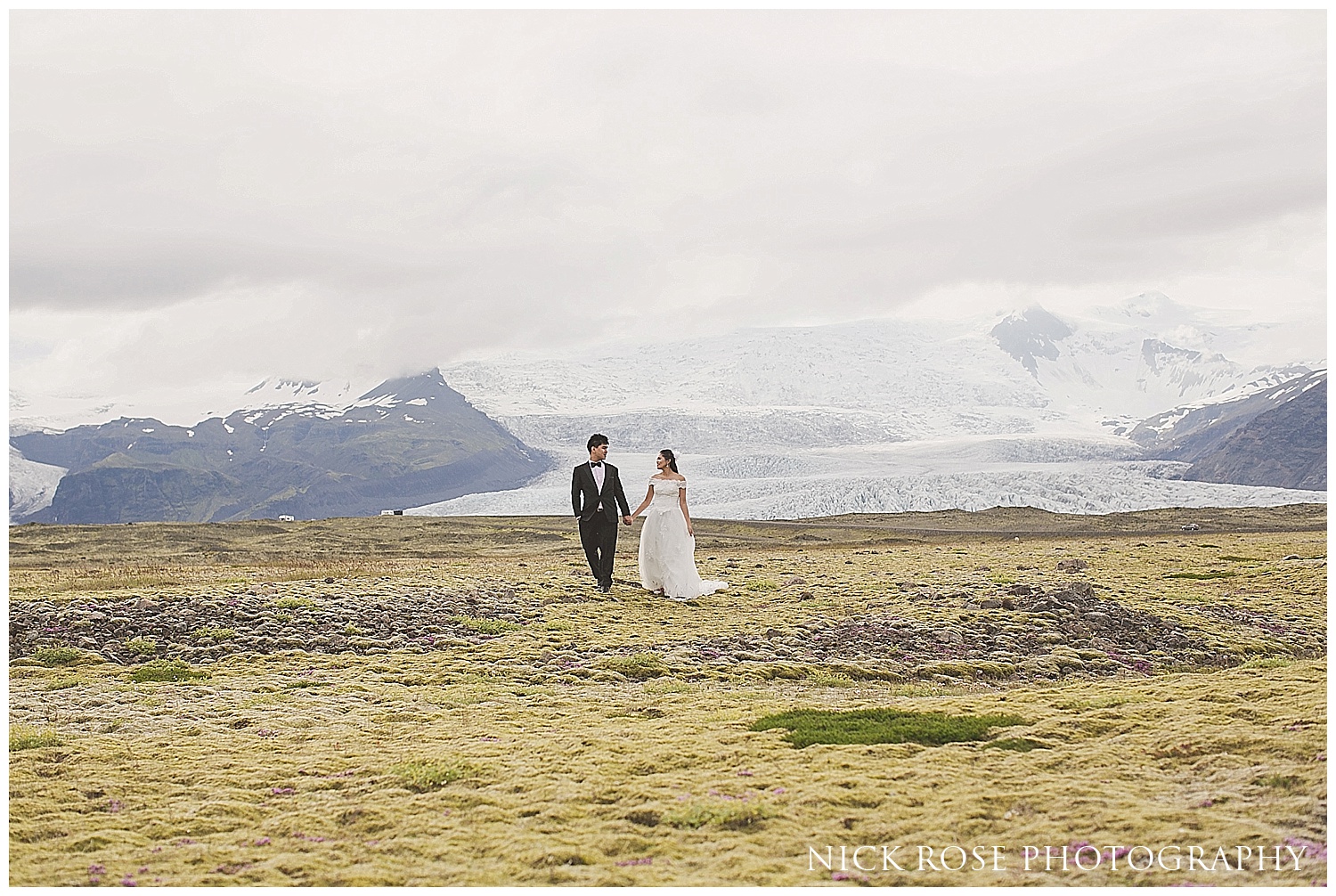 Iceland pre wedding photographer