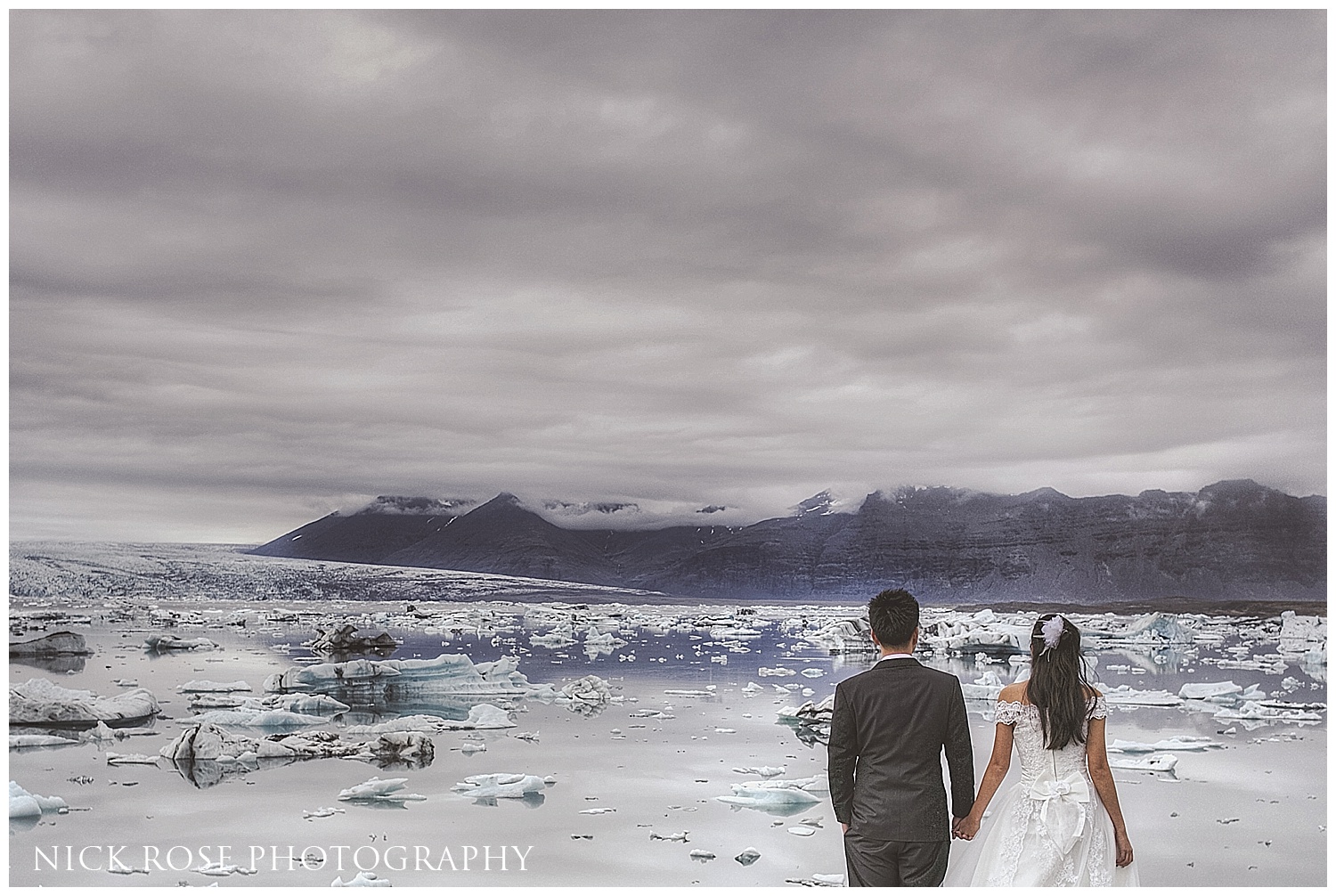 Destination wedding photographer Iceland