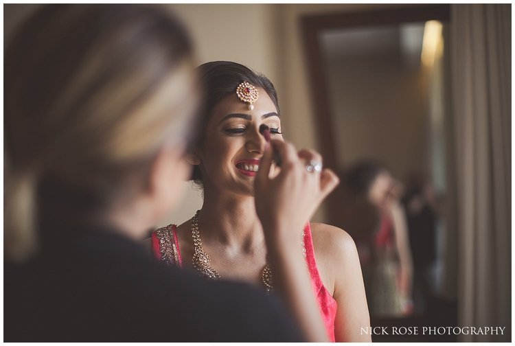  Indian bride getting ready for a Dubai wedding at the Sofitel in Palm Jumeirah 
