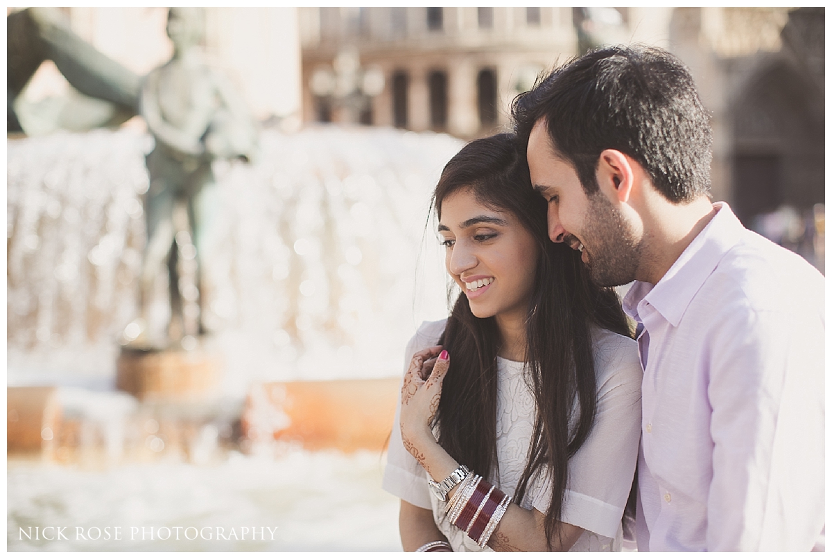  Destination engagement photography in the old town of Valencia, Spain 
