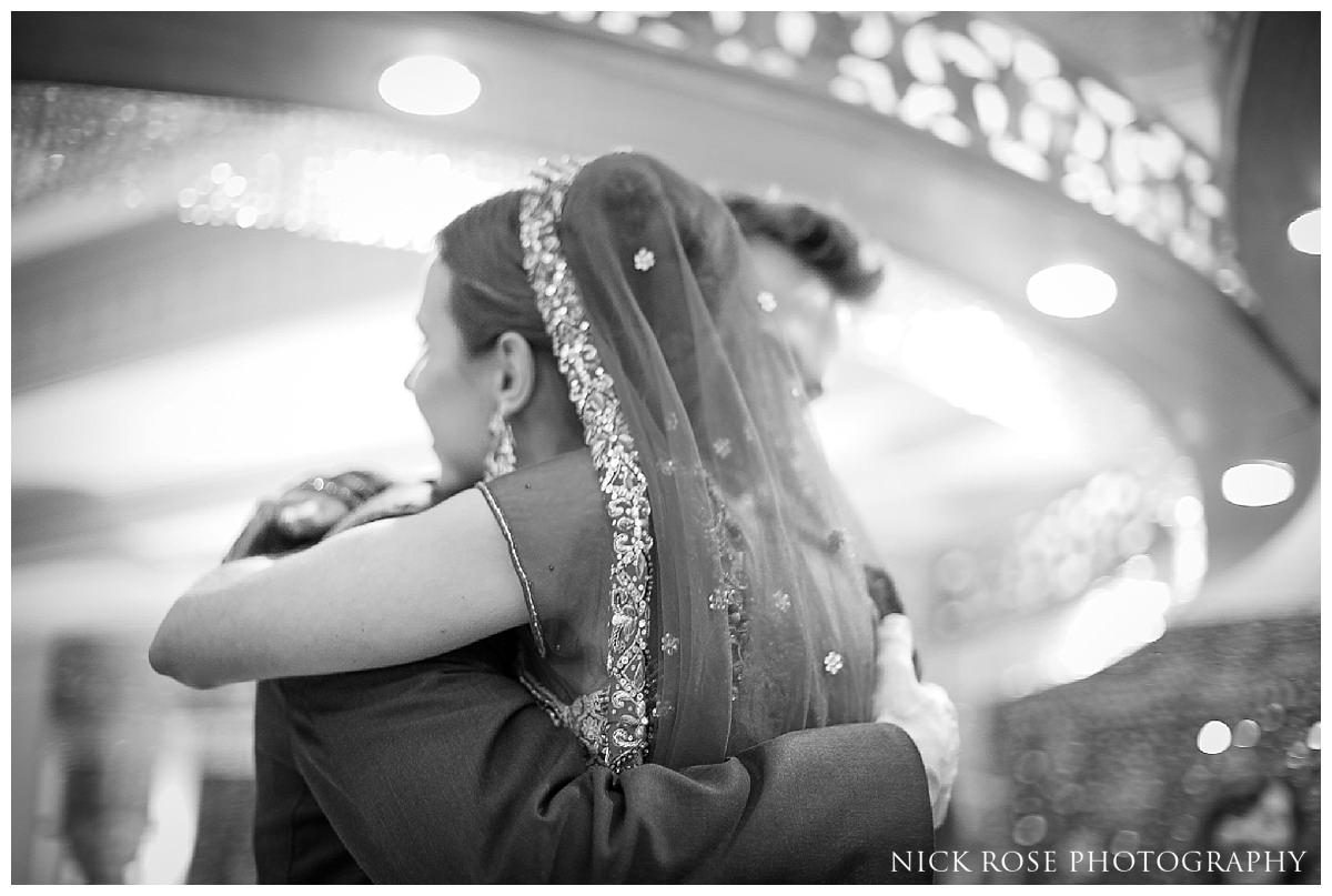 Savoy London Hindu Wedding Photography29.jpg