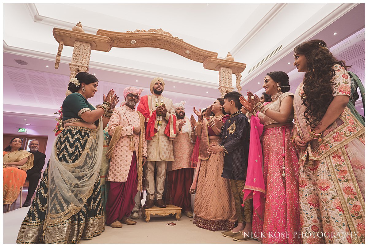 Oshwal Centre Hindu Wedding Photography_0015.jpg