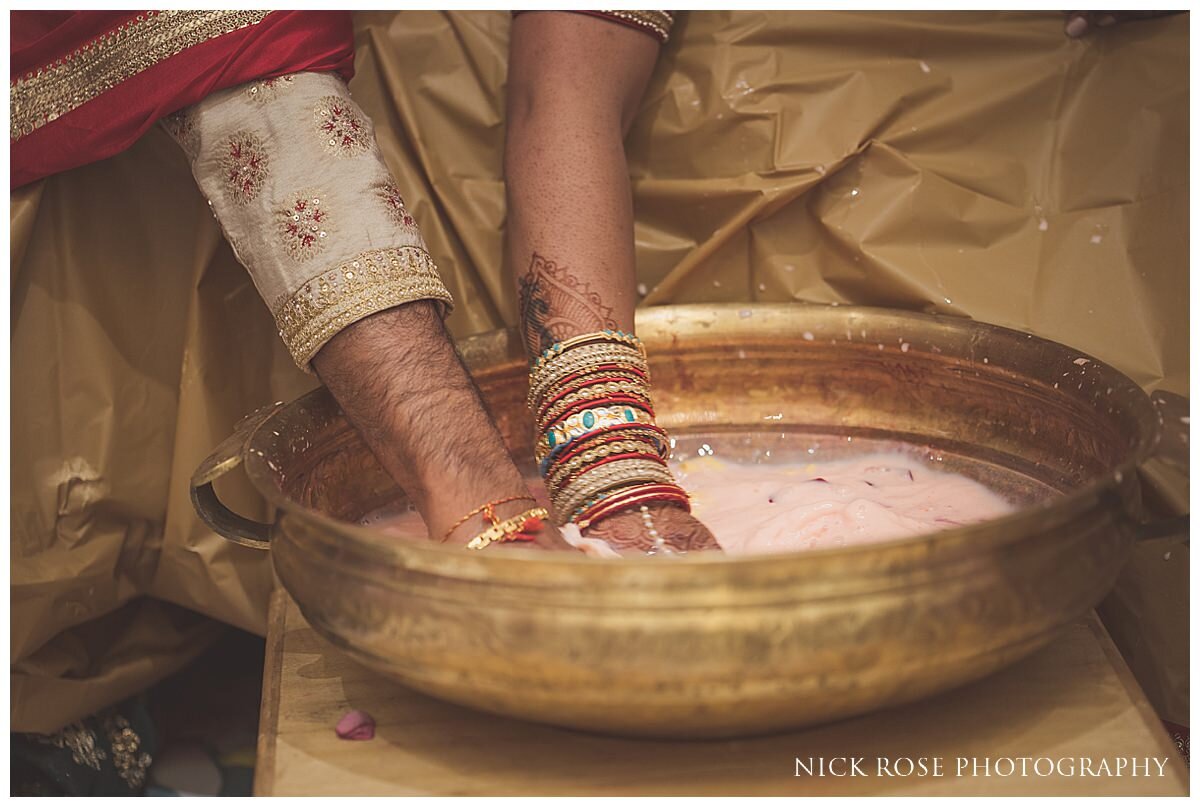 Oshwal Centre Hindu Wedding Photography_0038.jpg