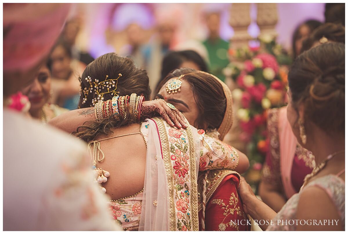 Oshwal Centre Hindu Wedding Photography_0045.jpg