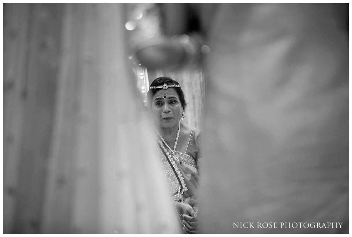 Hilton Syon Park Indian Wedding Photography_0034.jpg