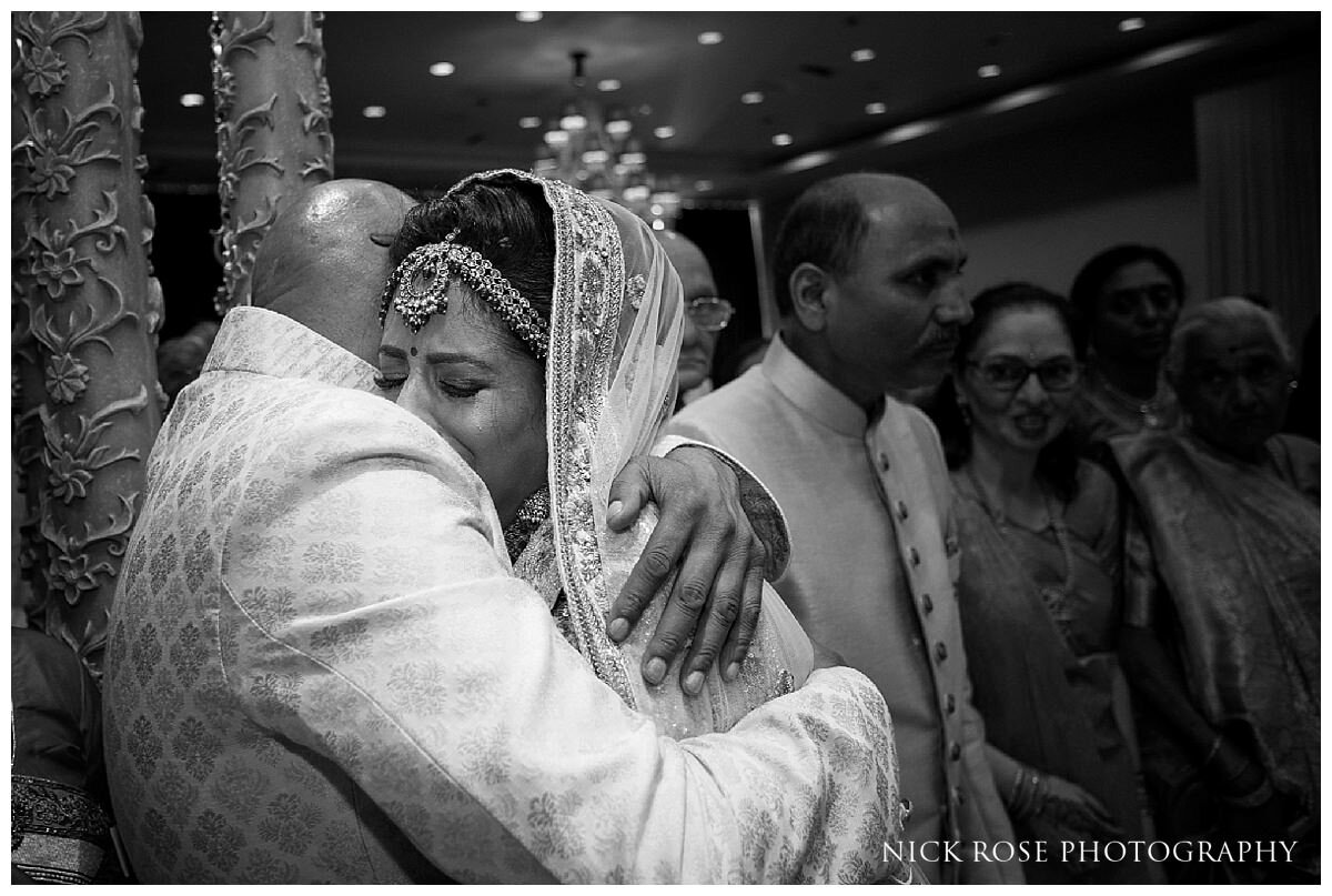 Hilton Syon Park Indian Wedding Photography_0051.jpg