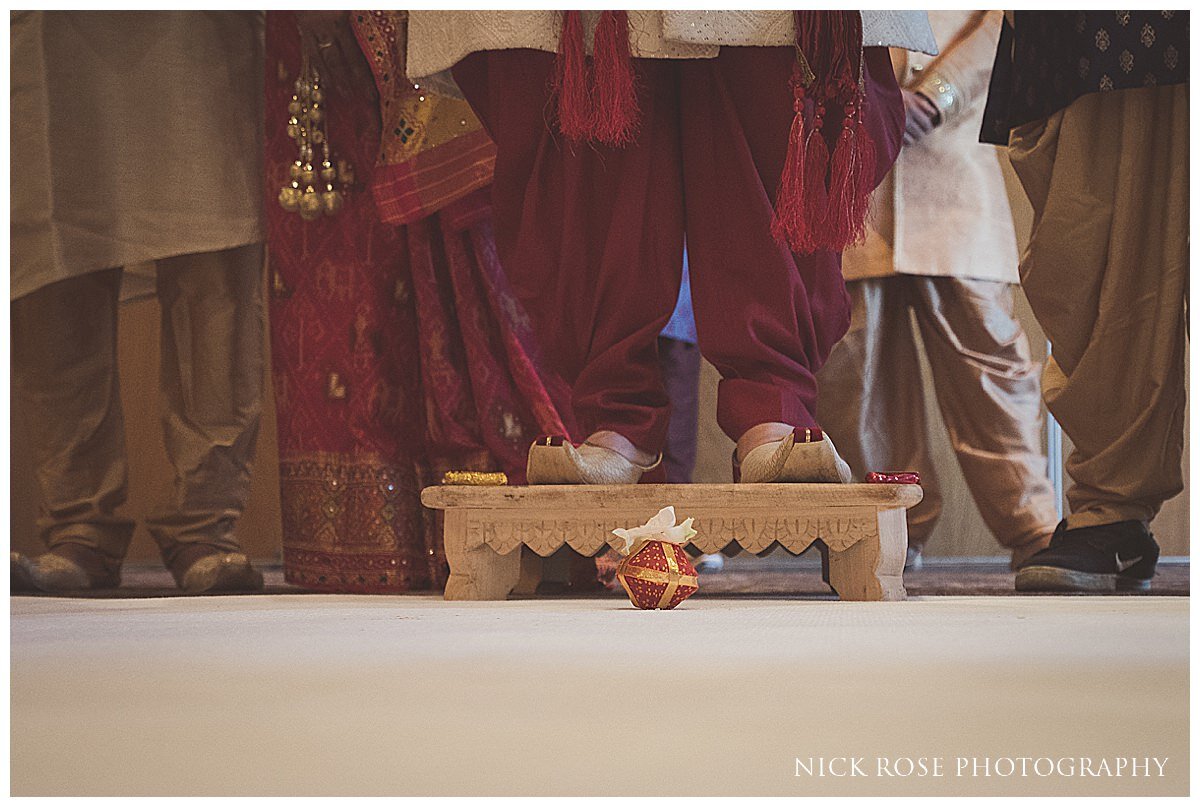 Shendish Manor Hindu Wedding Photography_0021.jpg