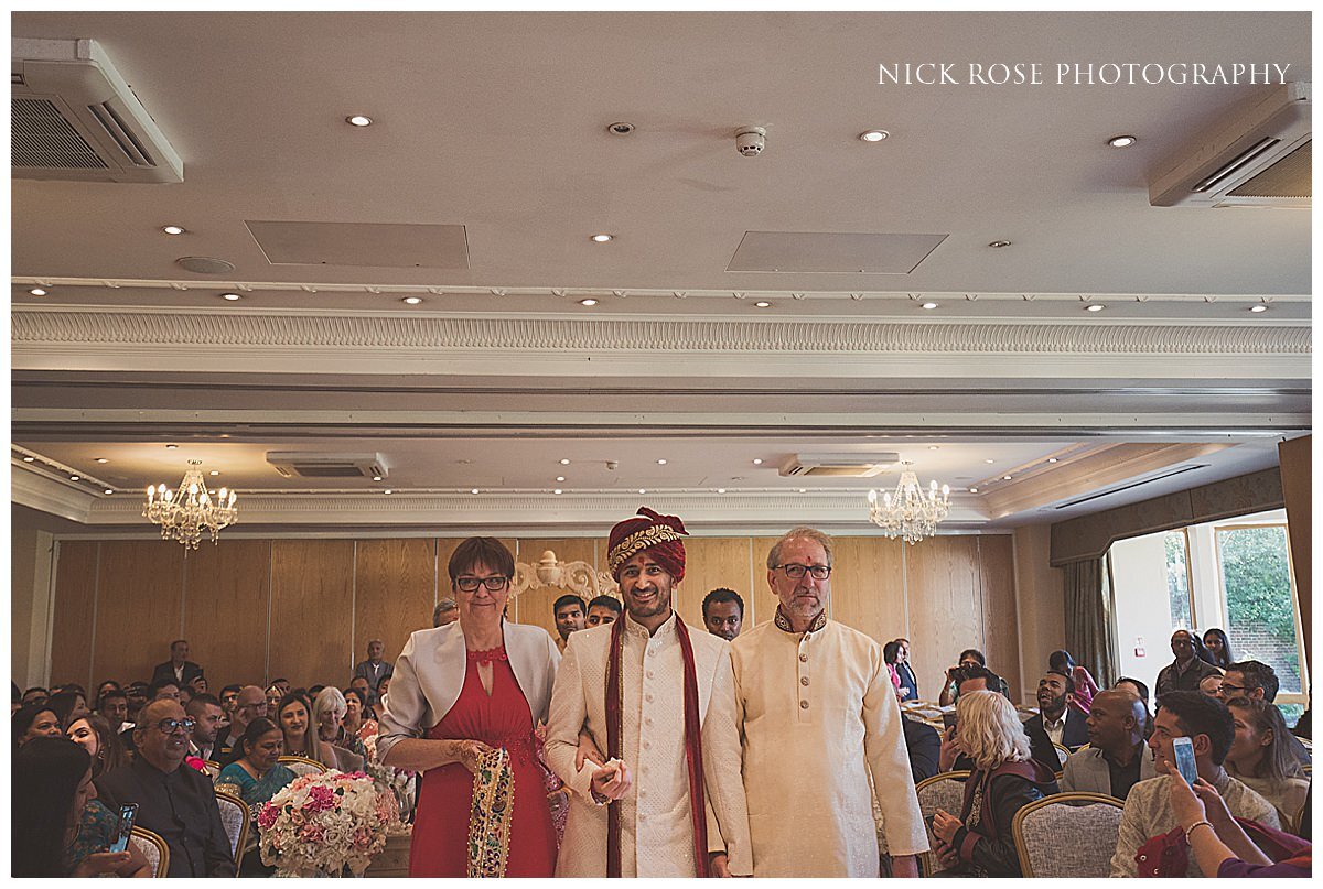 Shendish Manor Hindu Wedding Photography_0022.jpg