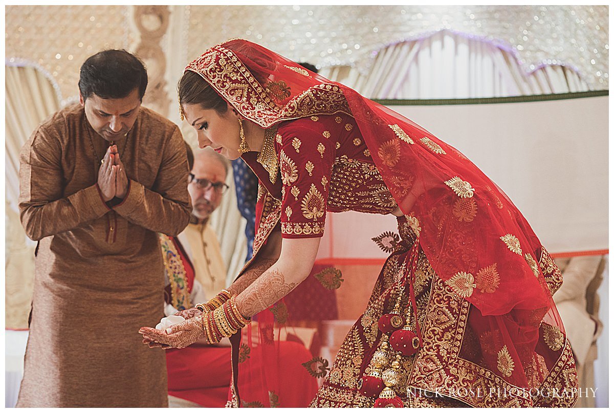 Shendish Manor Hindu Wedding Photography_0026.jpg