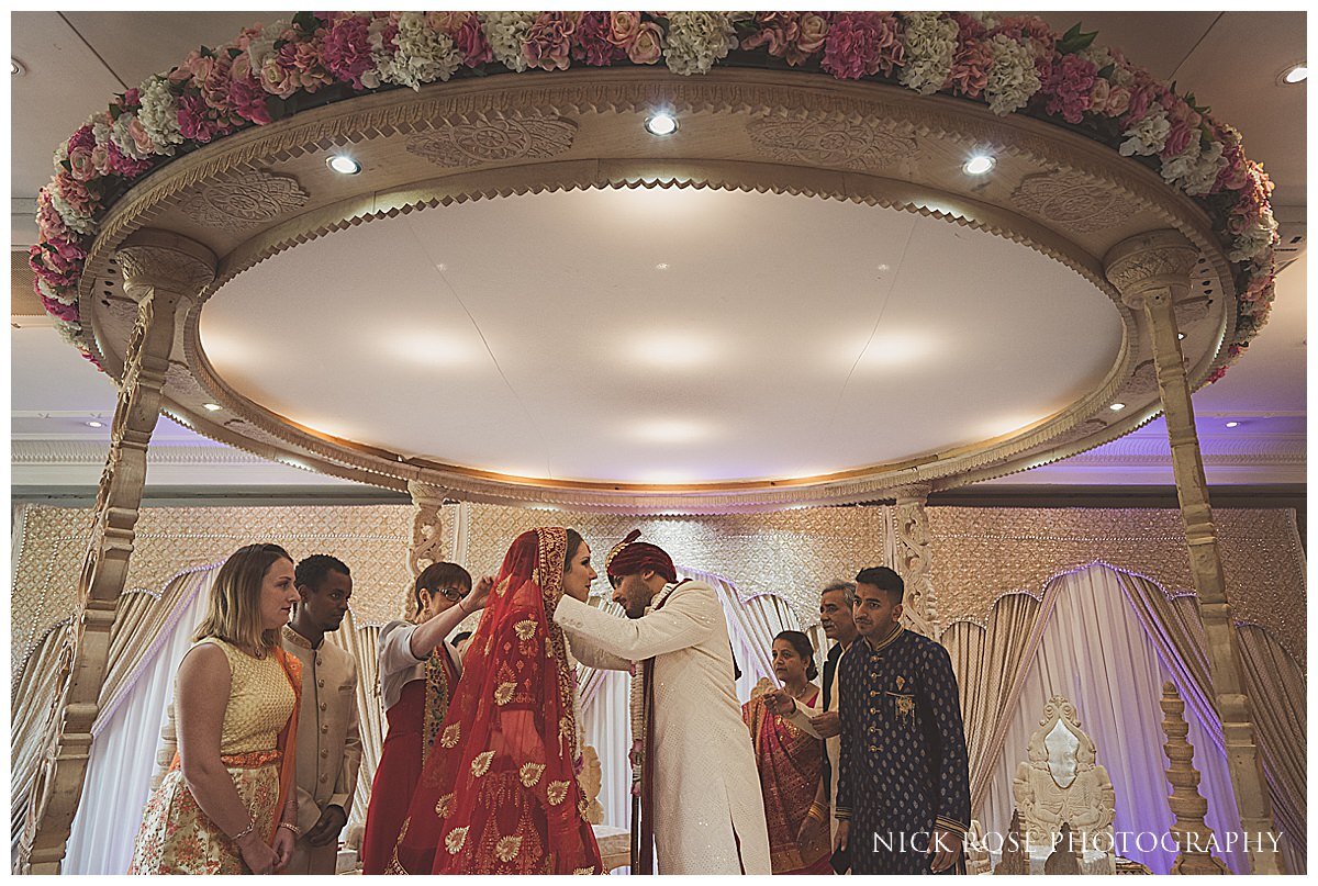 Shendish Manor Hindu Wedding Photography_0029.jpg