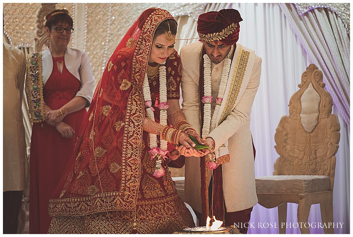 Shendish Manor Hindu Wedding Photography_0032.jpg