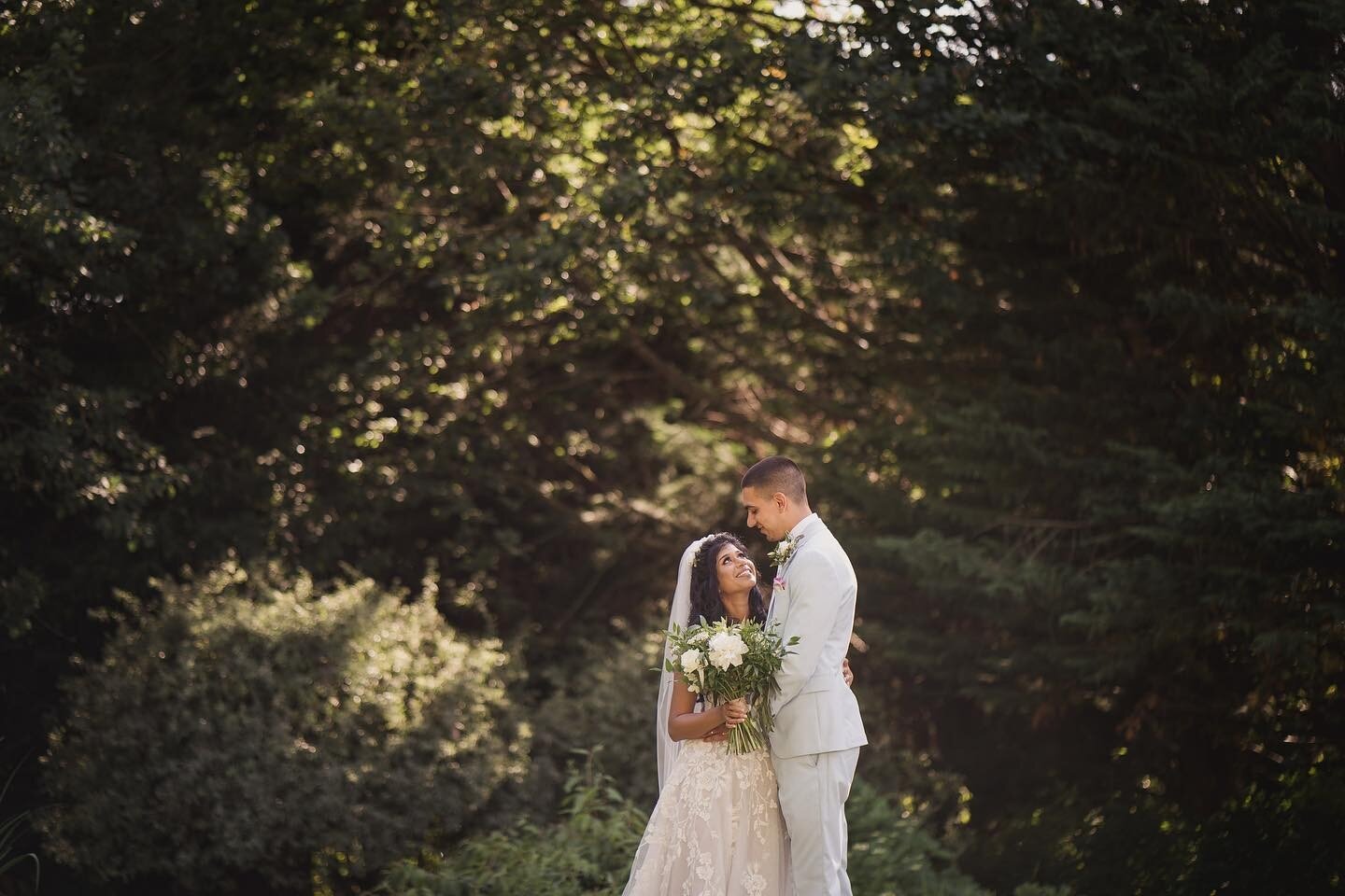 Sam and Nicole&rsquo;s beautiful garden wedding in Pinner just hit the blog today. 
#gardenwedding #ukbride #pinnerwedding #outdoorweddings #nickrosephotography #weddingphotographeruk #summerweddingphotography