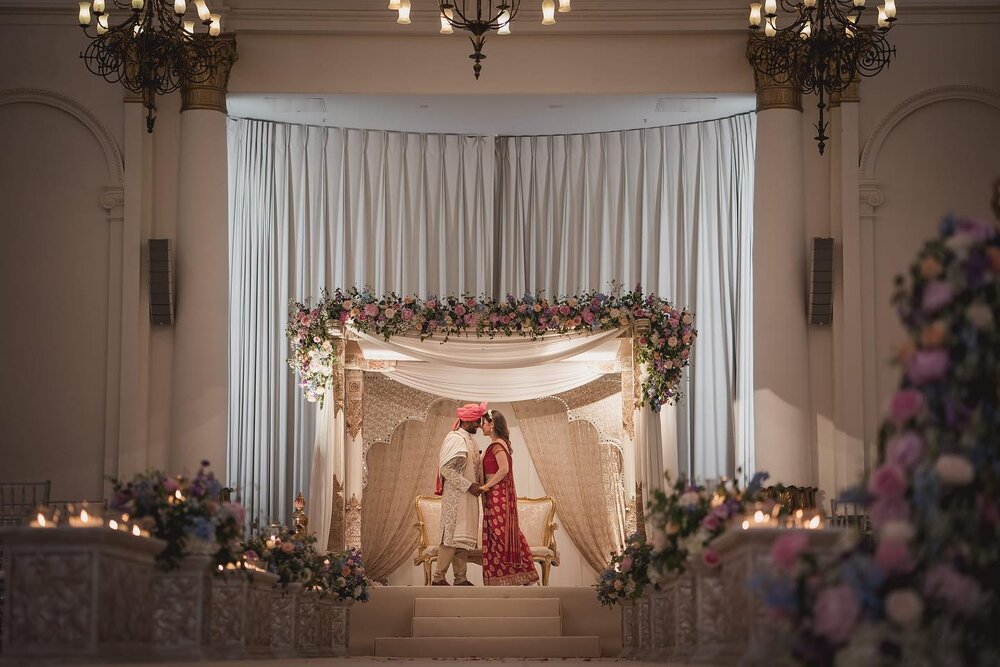 A lovely #hinduwedding at @8northumberland just went on the blog today. 
Photography by @nickrosephoto 
Videography by @thewedding_filmmakers 
Mandap and decor by @jayandievents 
Venue: @8northumberland 
#hinduweddings #8northumberlandavenue #mandap 