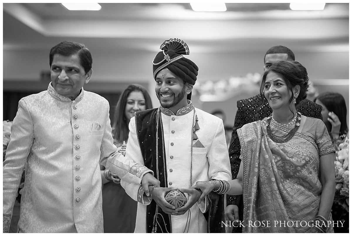 Hindu Wedding Photography at De Vere Wokefield Estate_0013.jpg