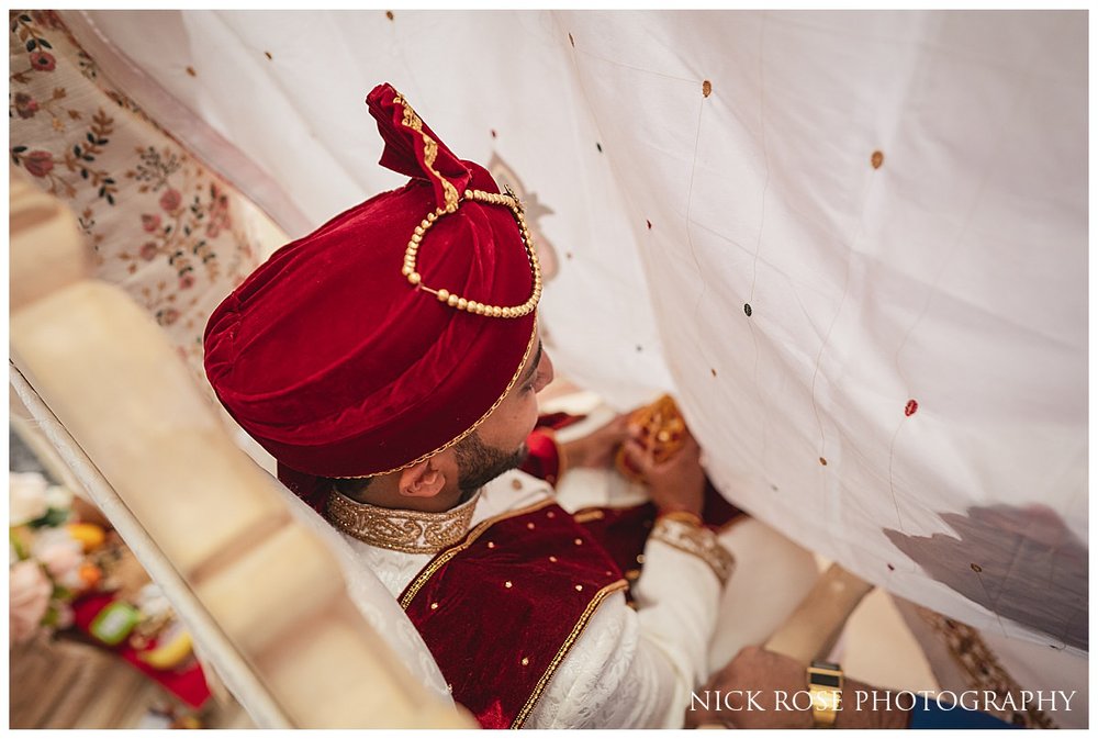 Hindu Wedding Photography at De Vere Wokefield Estate_0014.jpg