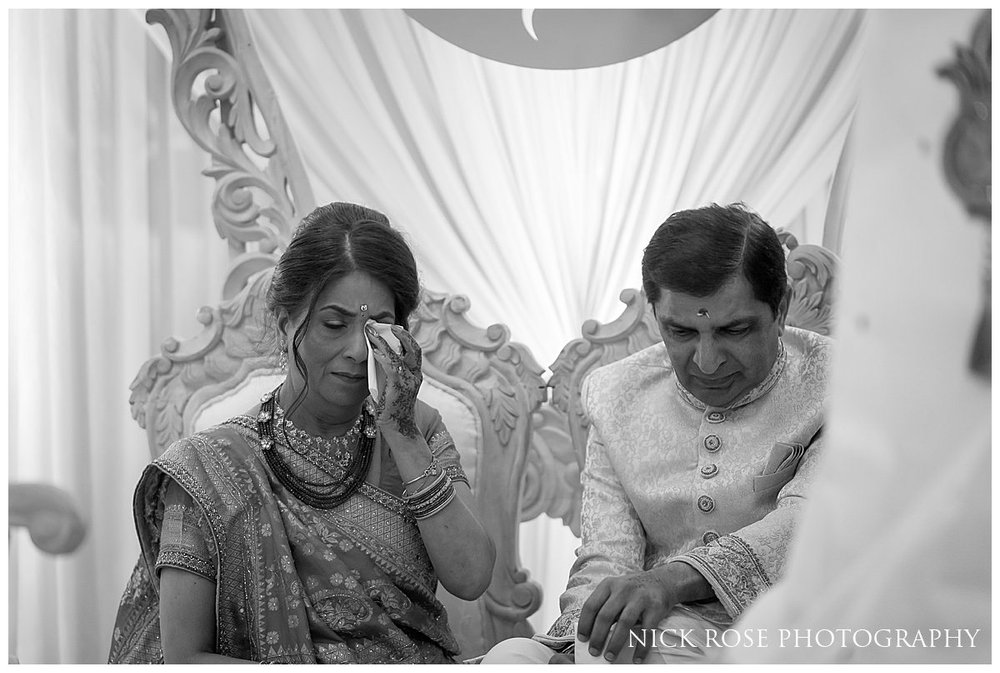 Hindu Wedding Photography at De Vere Wokefield Estate_0016.jpg