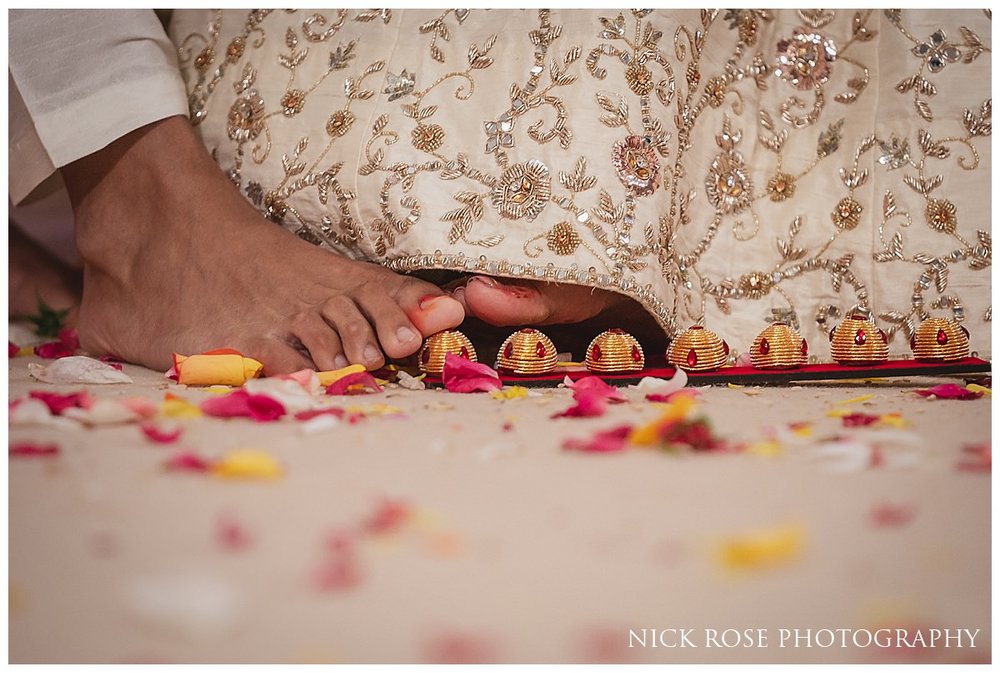 Hindu Wedding Photography at De Vere Wokefield Estate_0026.jpg