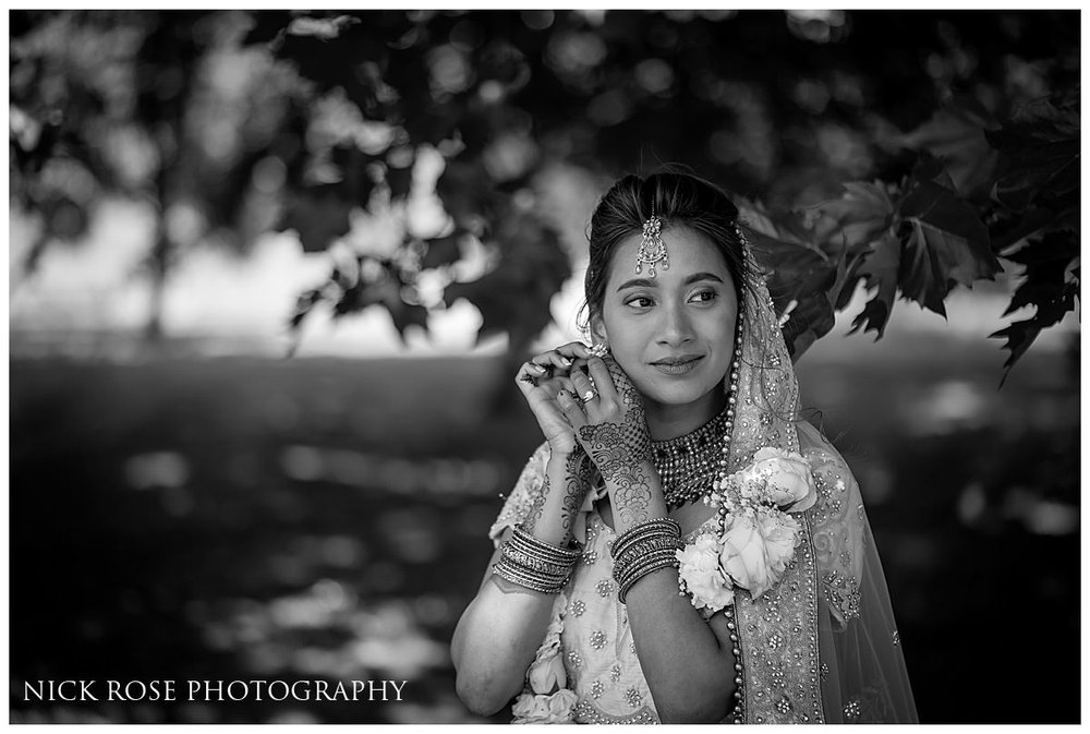  Bride getting ready for a Hindu Wedding at Hampton Court Palace 