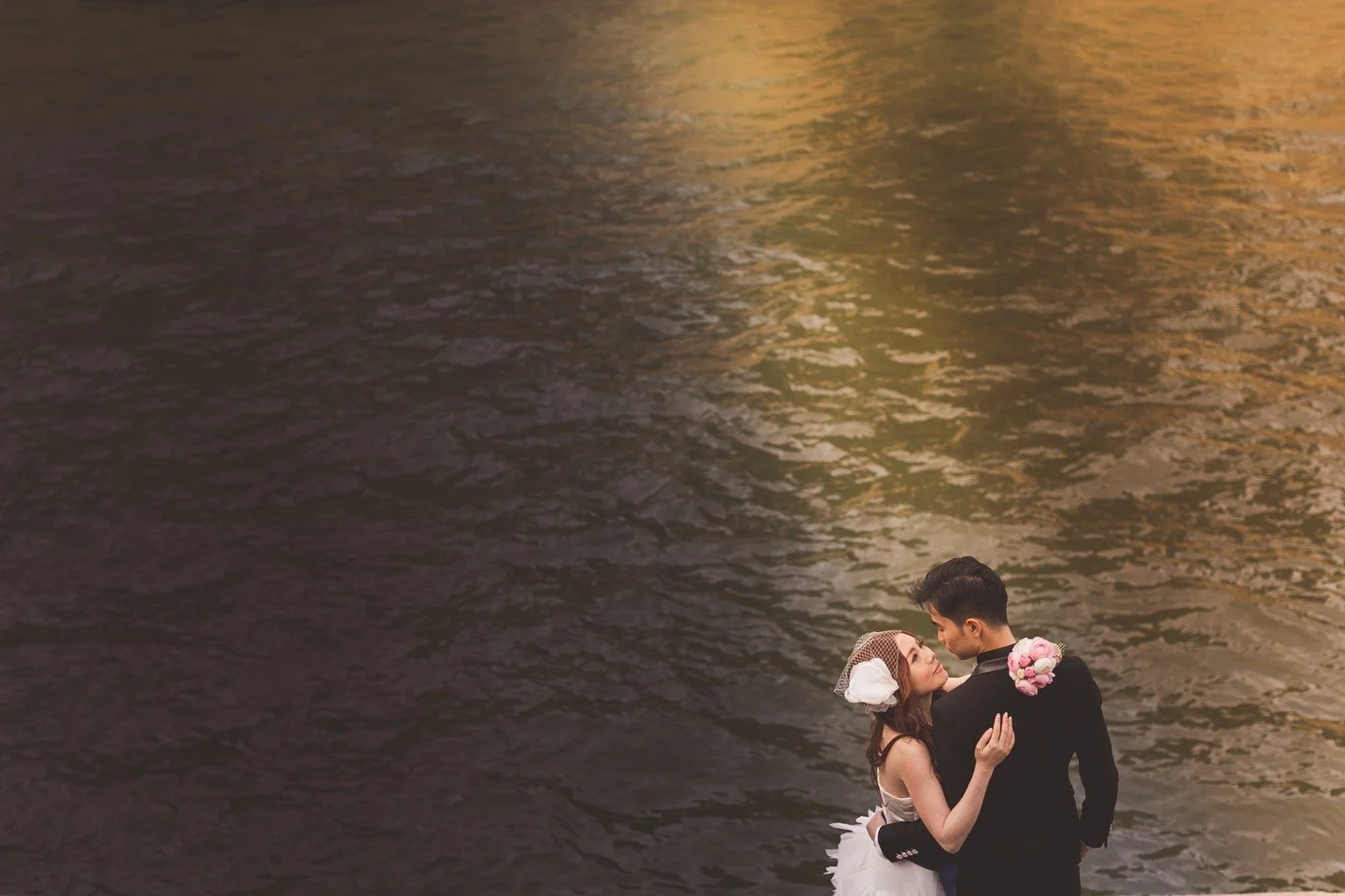 A little love from Paris
#ParisPreWedding #CoupleShoot #SunsetLight #ParisPhotography #RomanticMoments #DestinationEngagement #nickrosephoto #CityOfLove