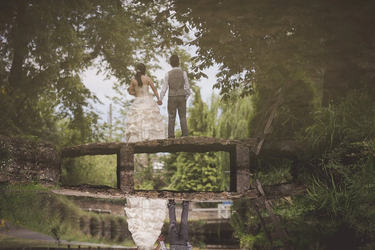 Pre wedding photography in the Peak District.
#PeakDistrict #PreWeddingAdventure #CoupleGoals #ReflectionShot #OutdoorLoveStory #EngagementPhotography #nickrosephoto #ExploringTogether