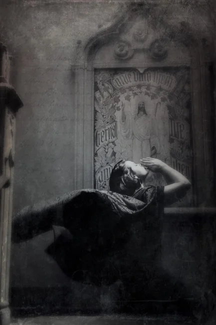 gathic-dark-faerie-slytherin-photoshoot-chapel-of-the-chimes-piedmont-photographer.jpg
