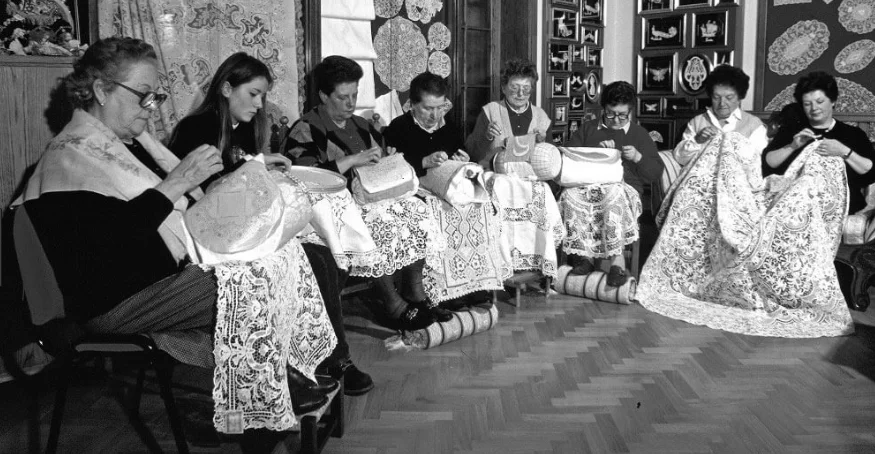 BURANO LACE 1 .jpg