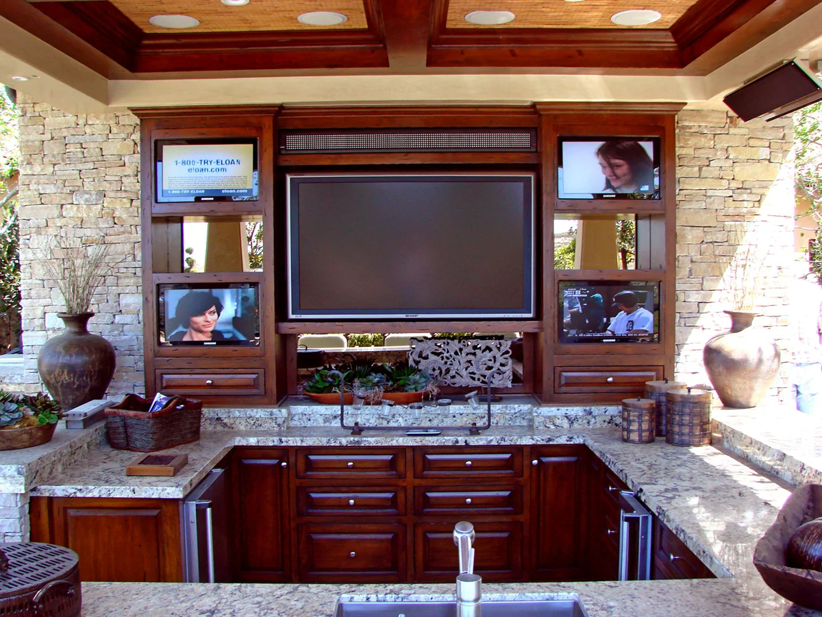 Sports Bar layout.jpg