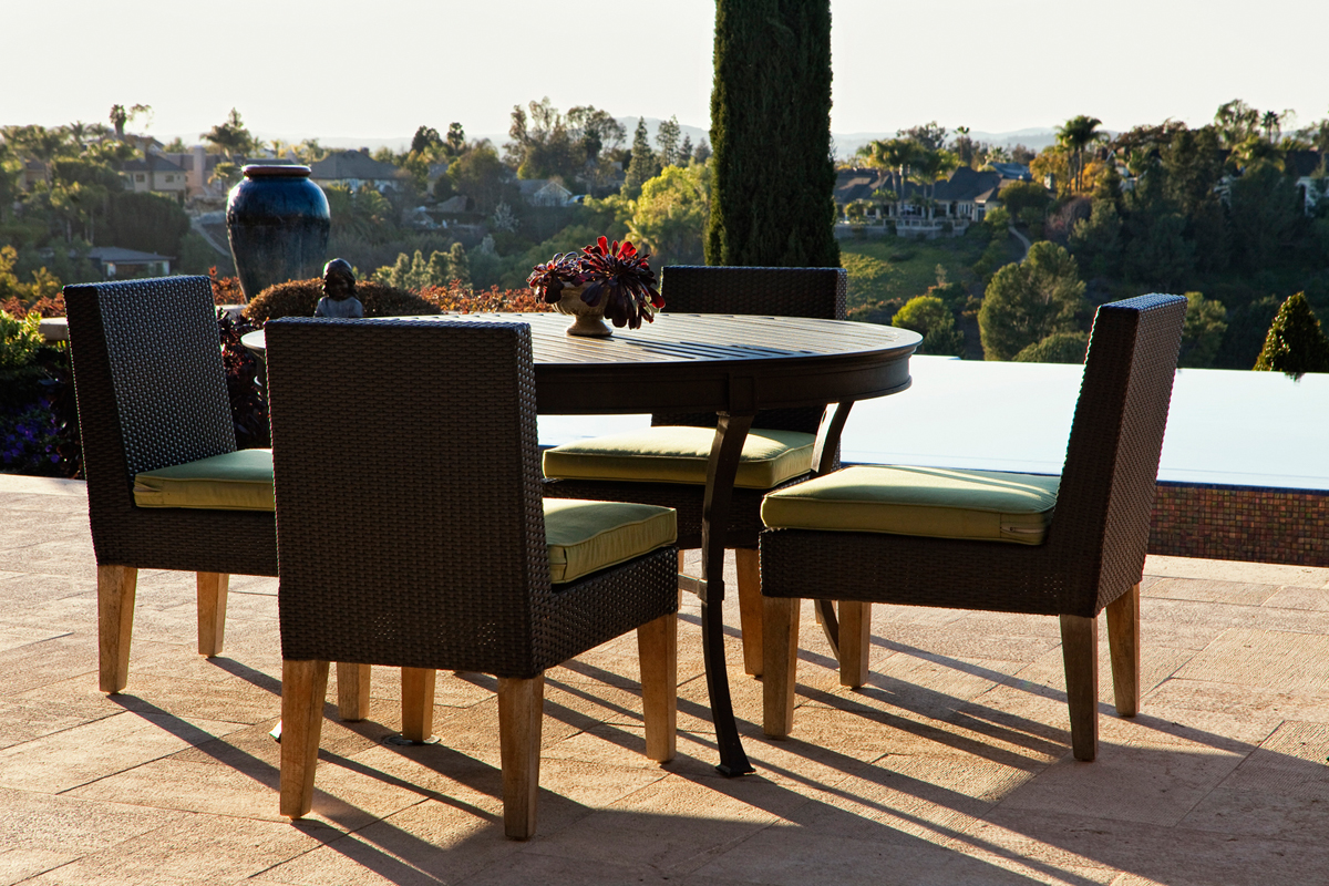 AMS_Kuba_Table_Chairs.jpg