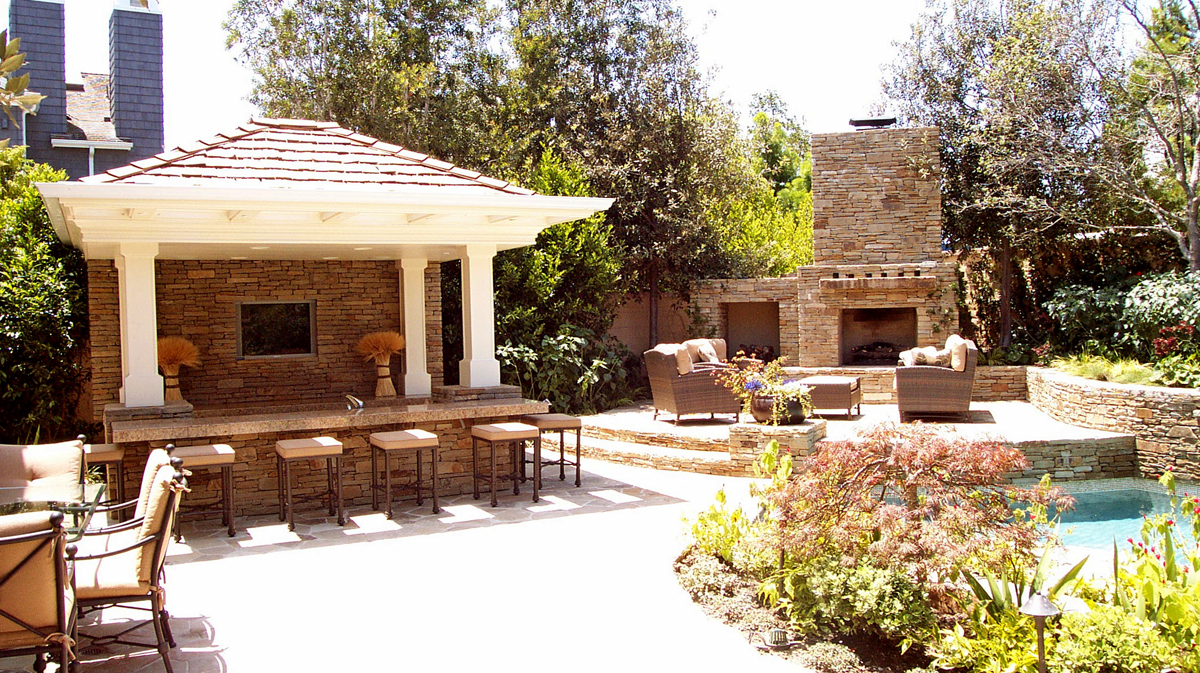 AMS Bar and Fireplace - Williamson Residence .jpg
