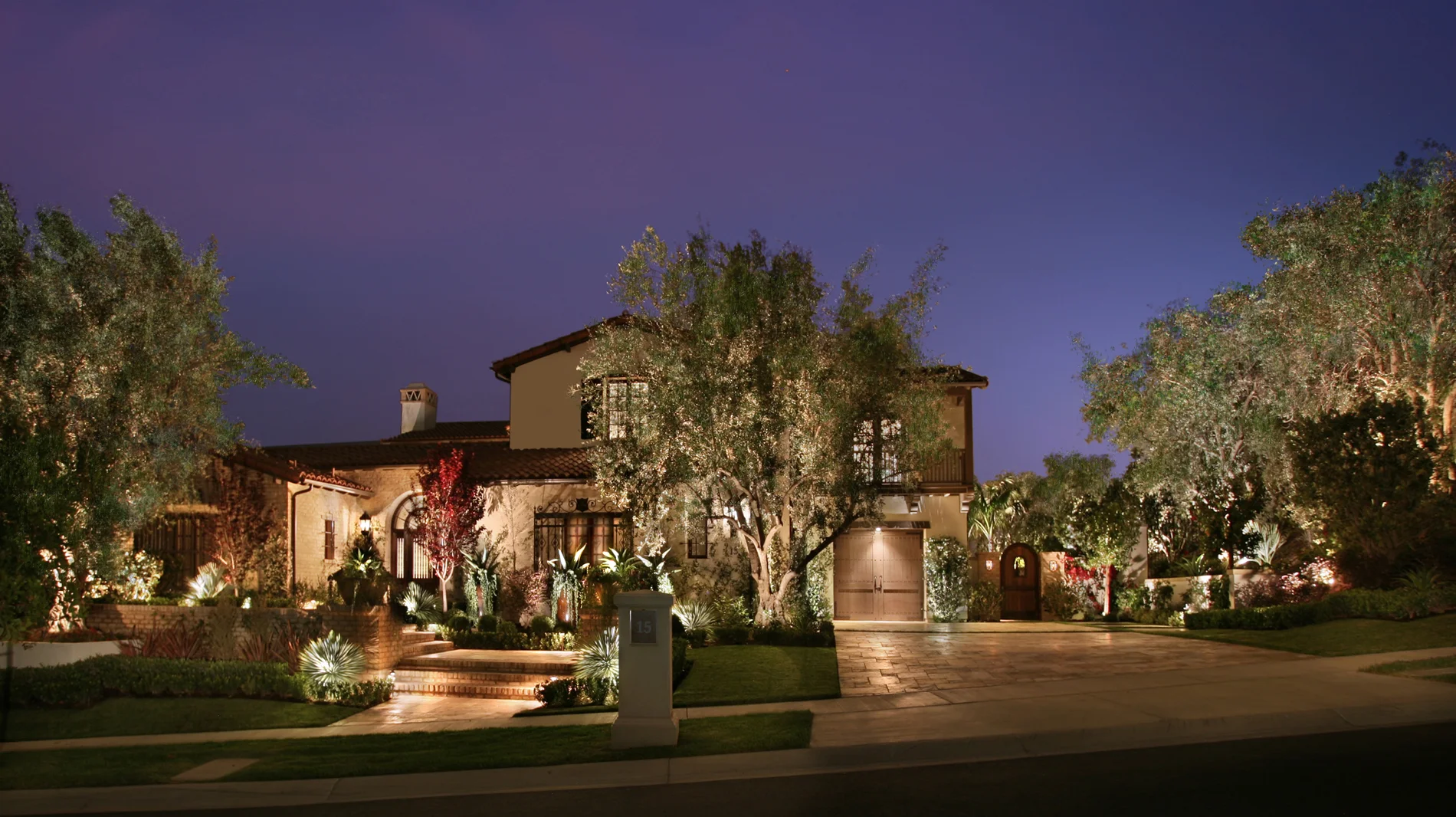 AMS-Lee-Front Yard overview.jpg