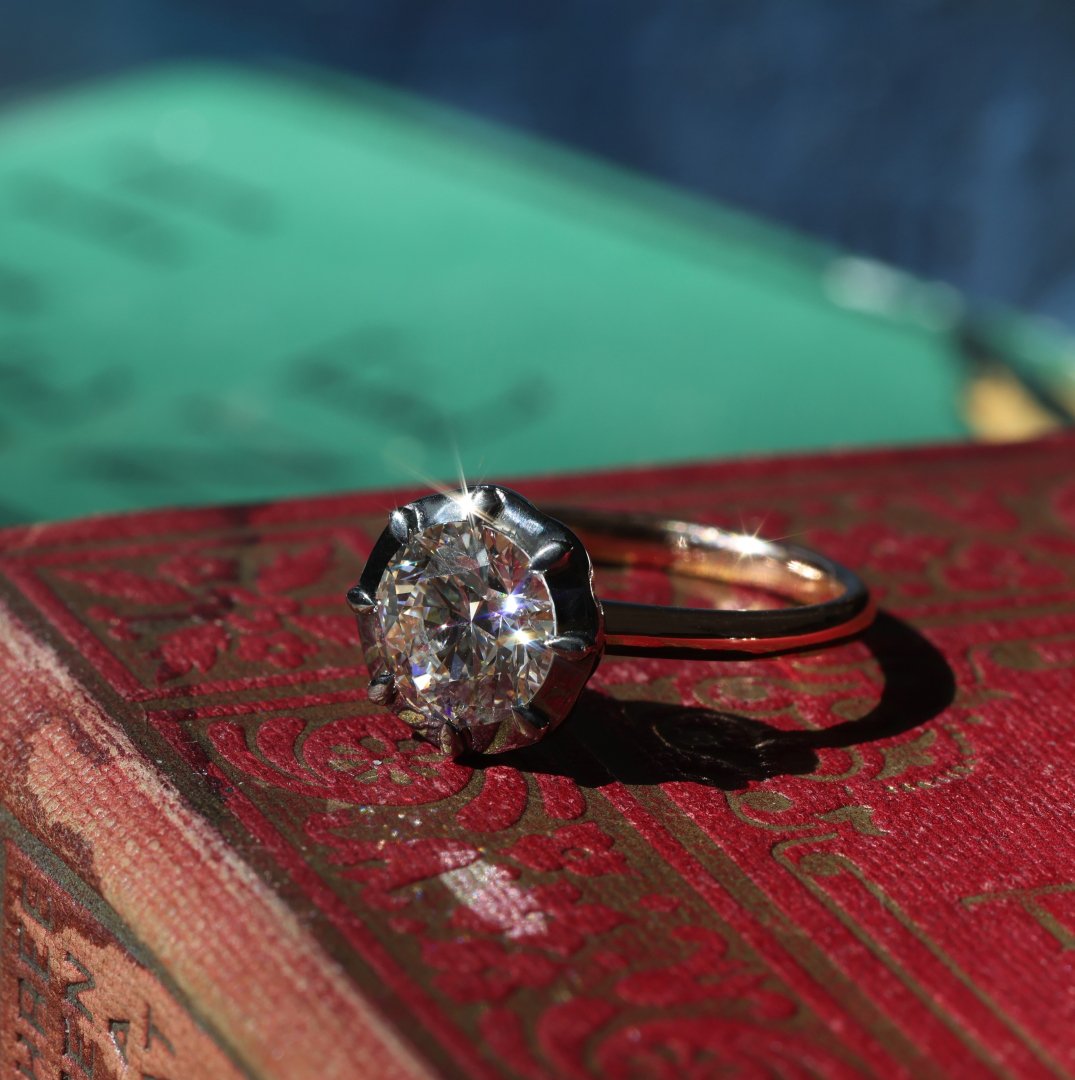 Georgian button back set 18kt gold ring