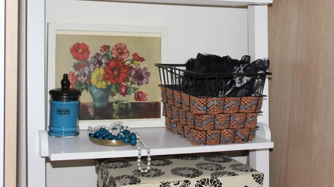 Woven belts upgrade a wire basket