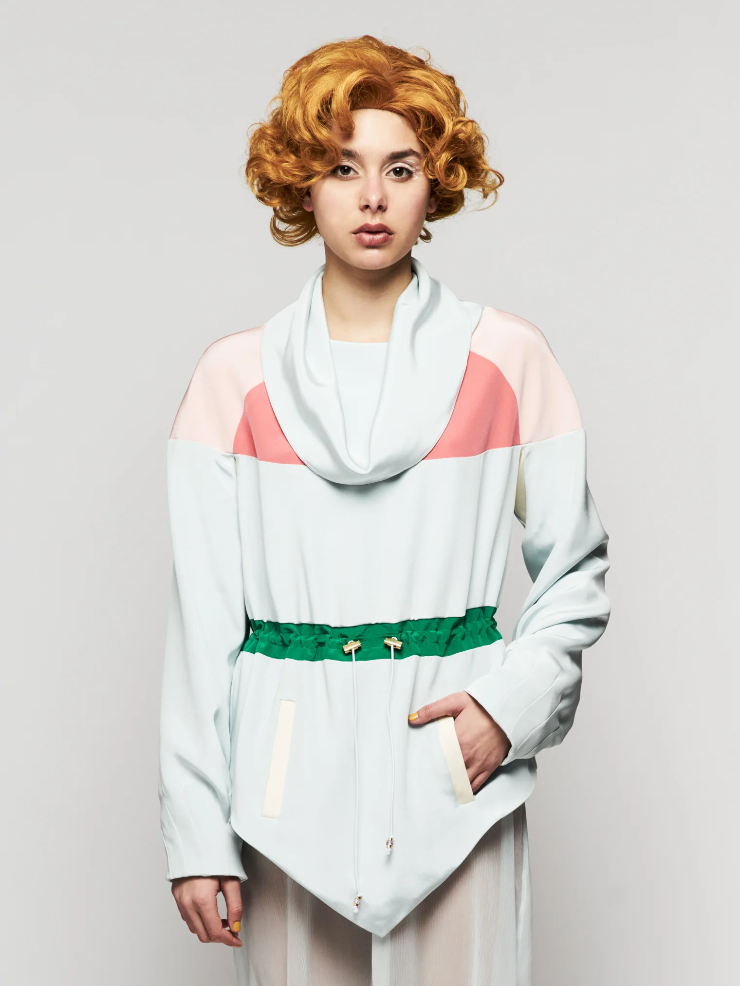 Oblique_pullover_front_shop.jpg