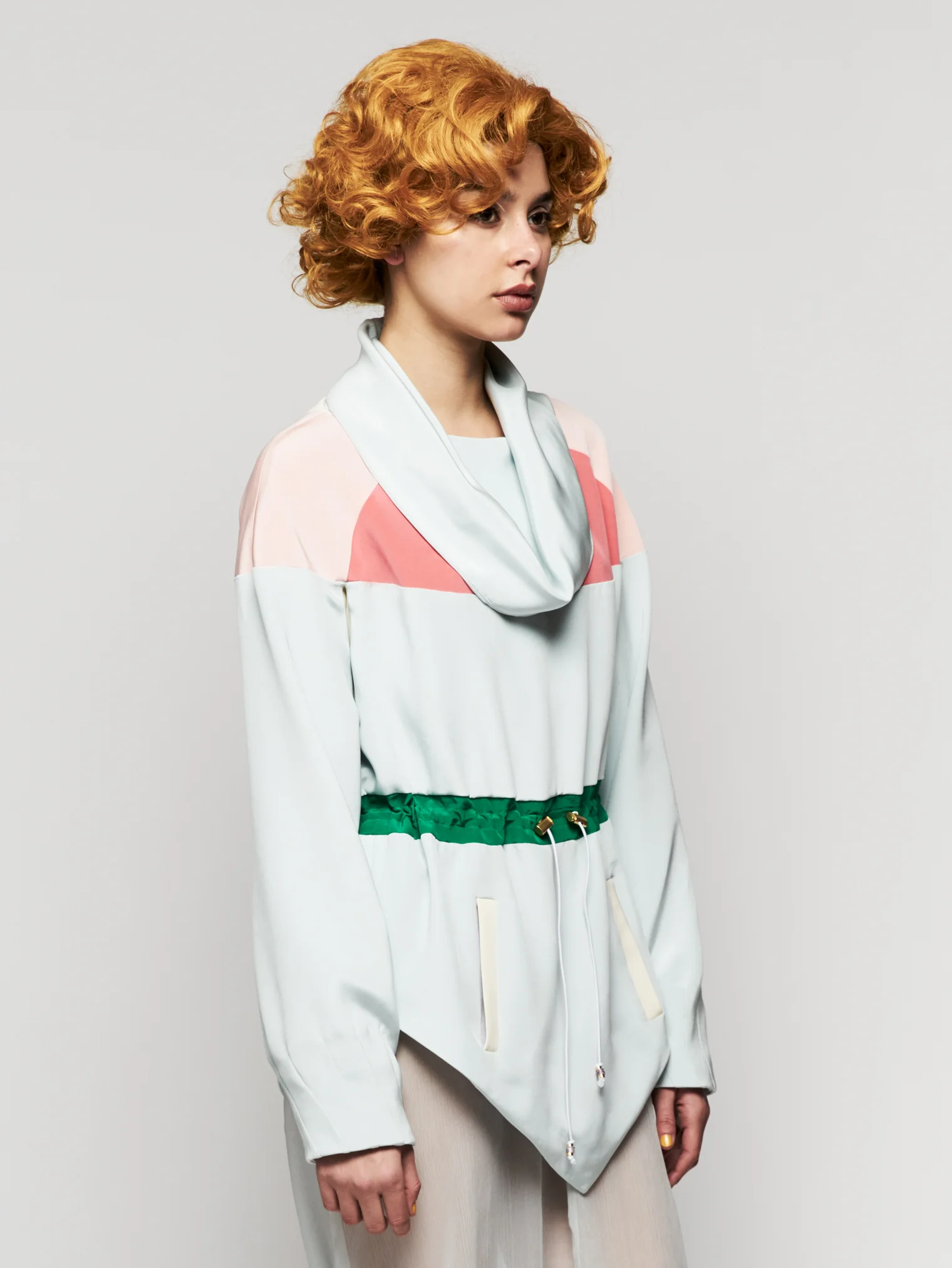 Oblique_pullover_quarter_shop.jpg