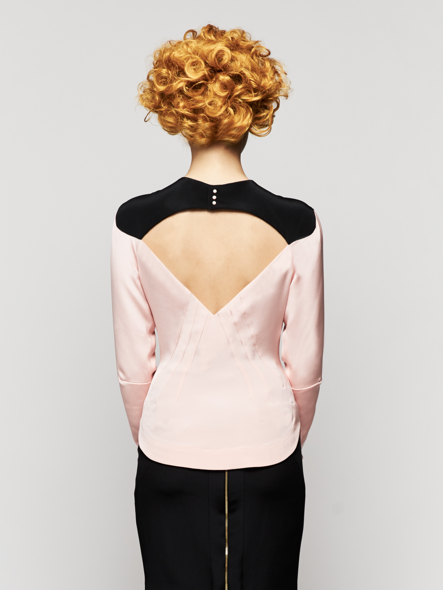 Theta_Blouse_back_shop.jpg