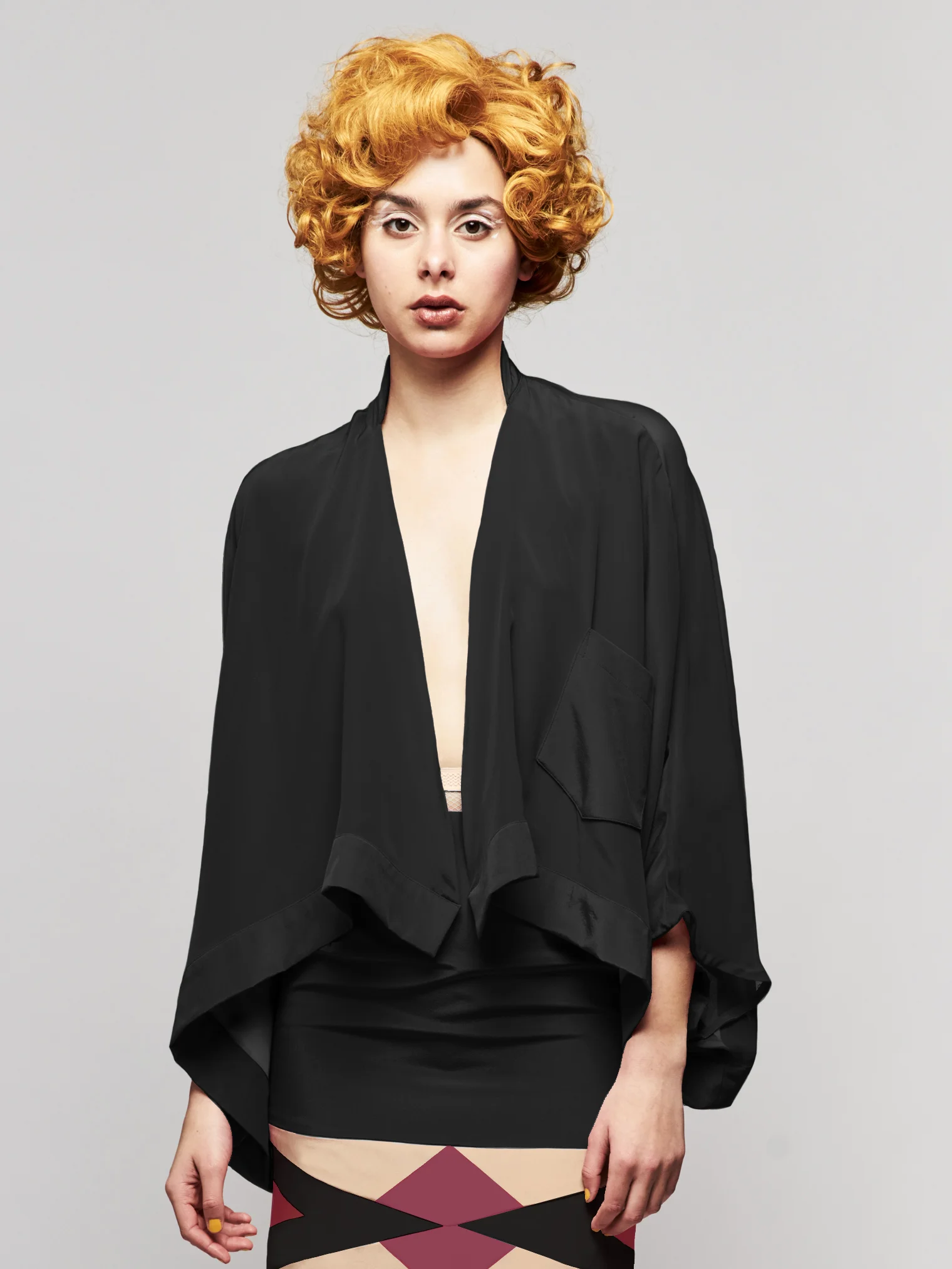 Tau_Kimono_front_black.jpg
