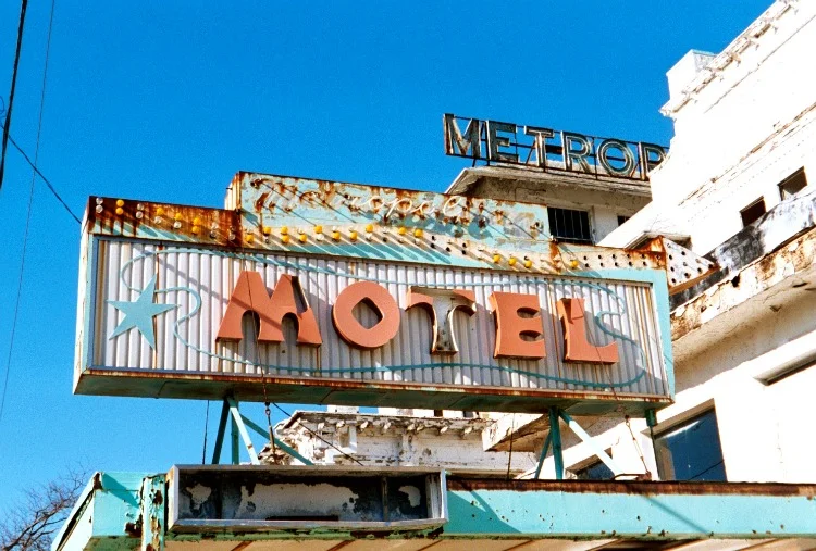 Metropolitan Motel Sign.jpg