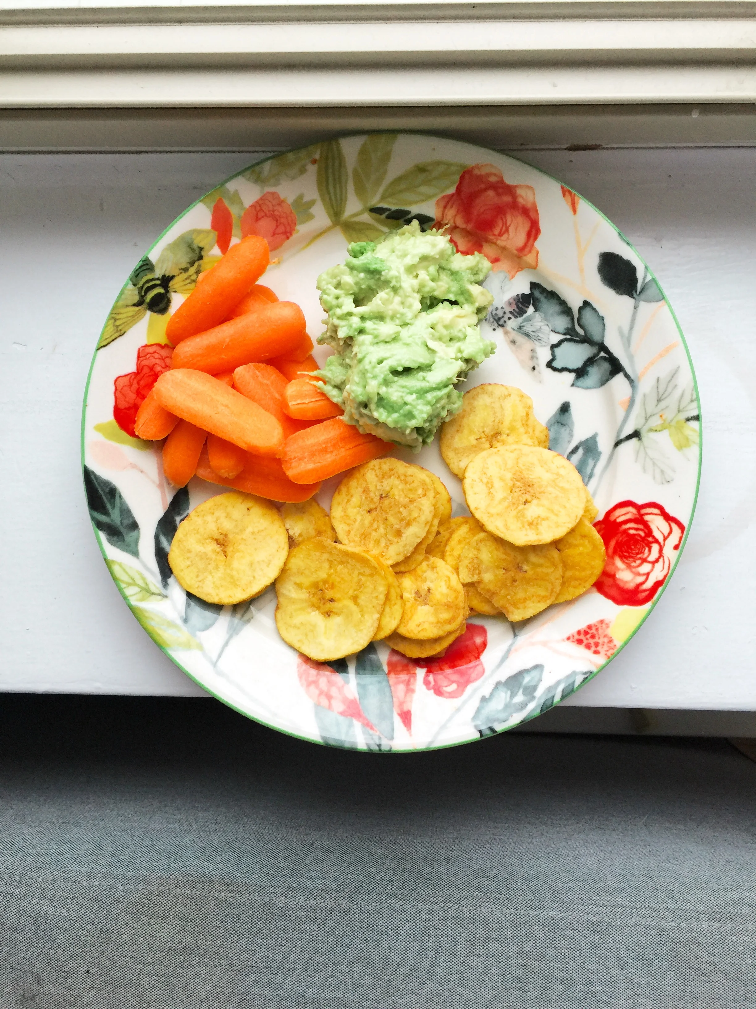 Carrots and plantain chips with guacamole