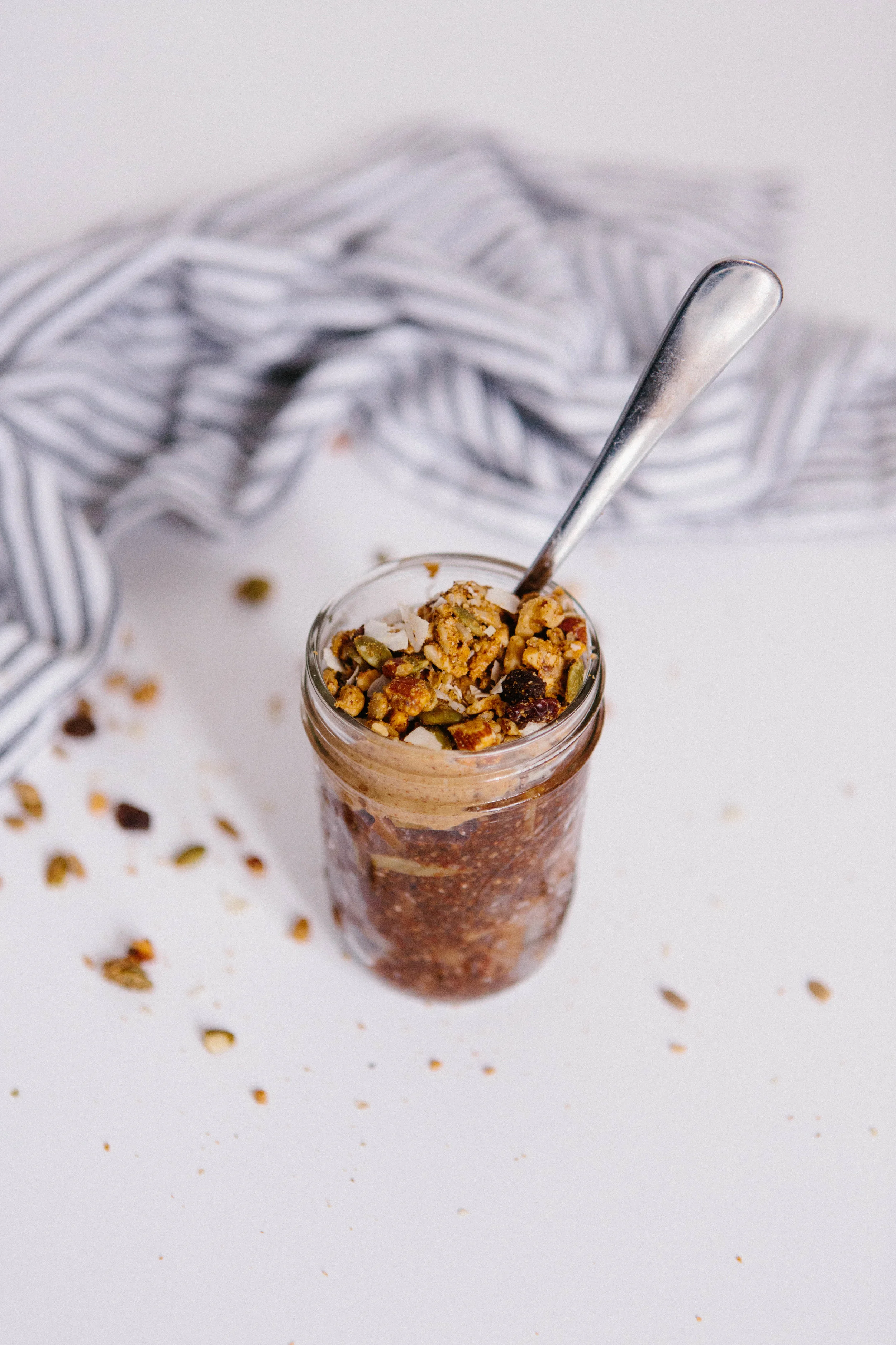 jennahazelphotography-warm-apple-chia-pudding-0566.jpg