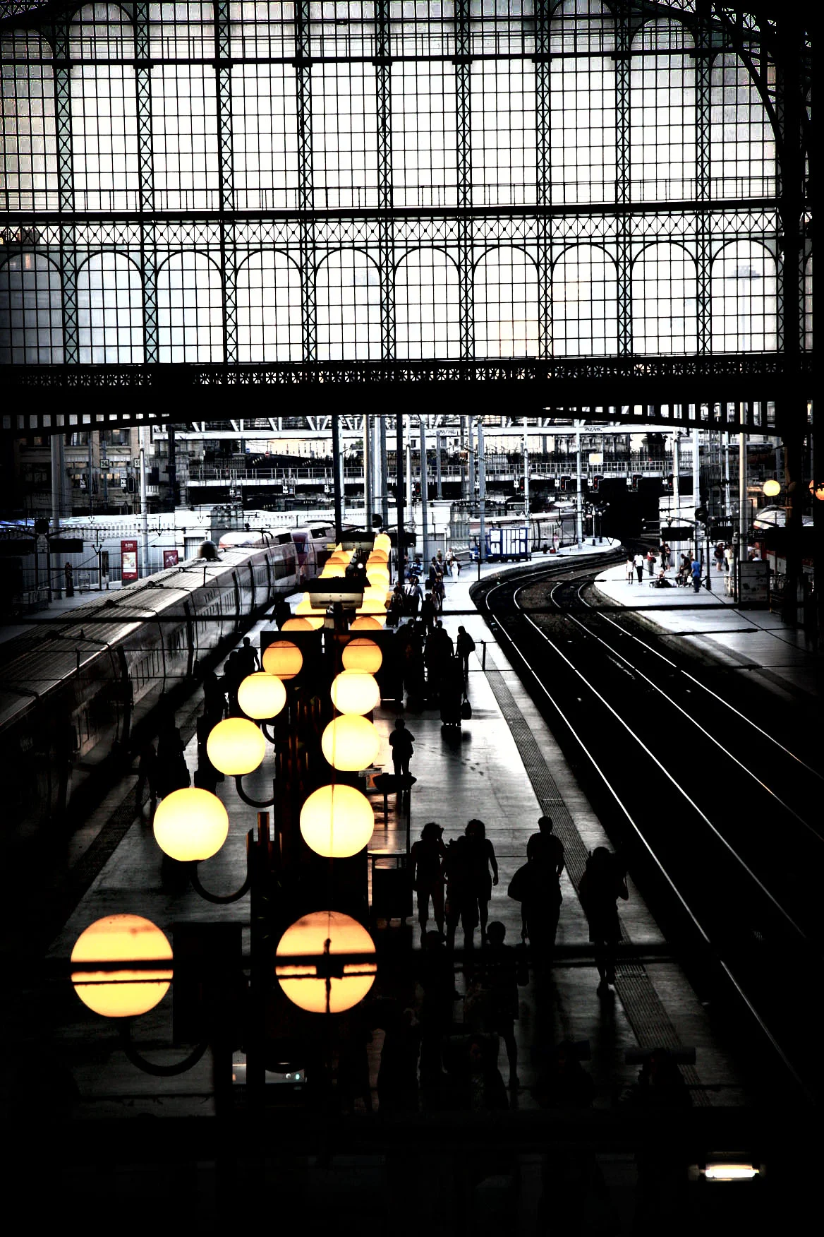 PAris-train.jpg