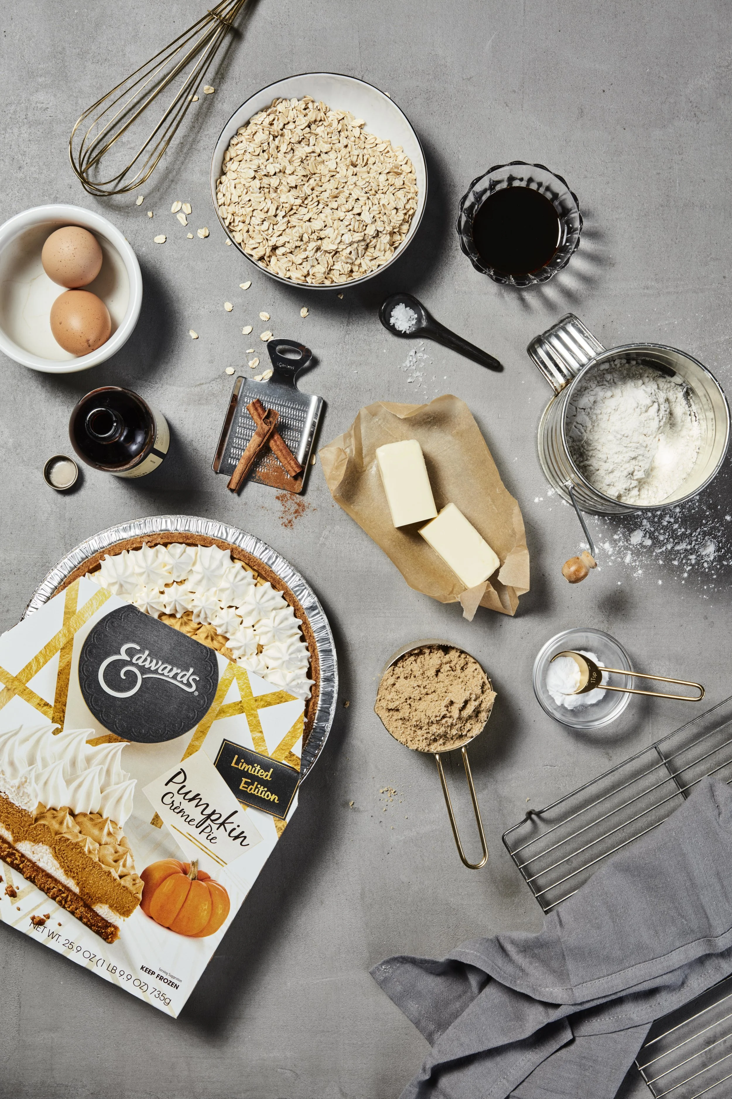EdwardsPies_PumpkinCremeOatmeal_AllIngredient_0086_Hero.jpg