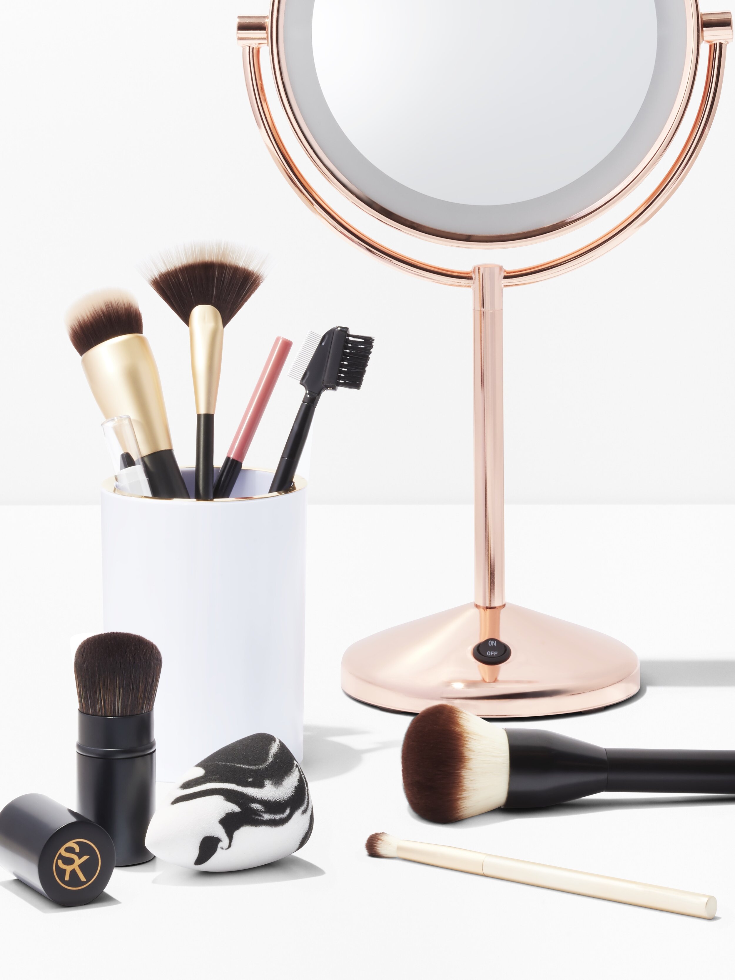 C-001088-01-050_Beauty_08Wk3_SoniaKashuk_MakeupBrushes_cropped.jpg