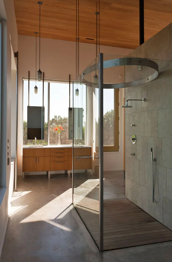 RH_masterbath2_adj.jpg