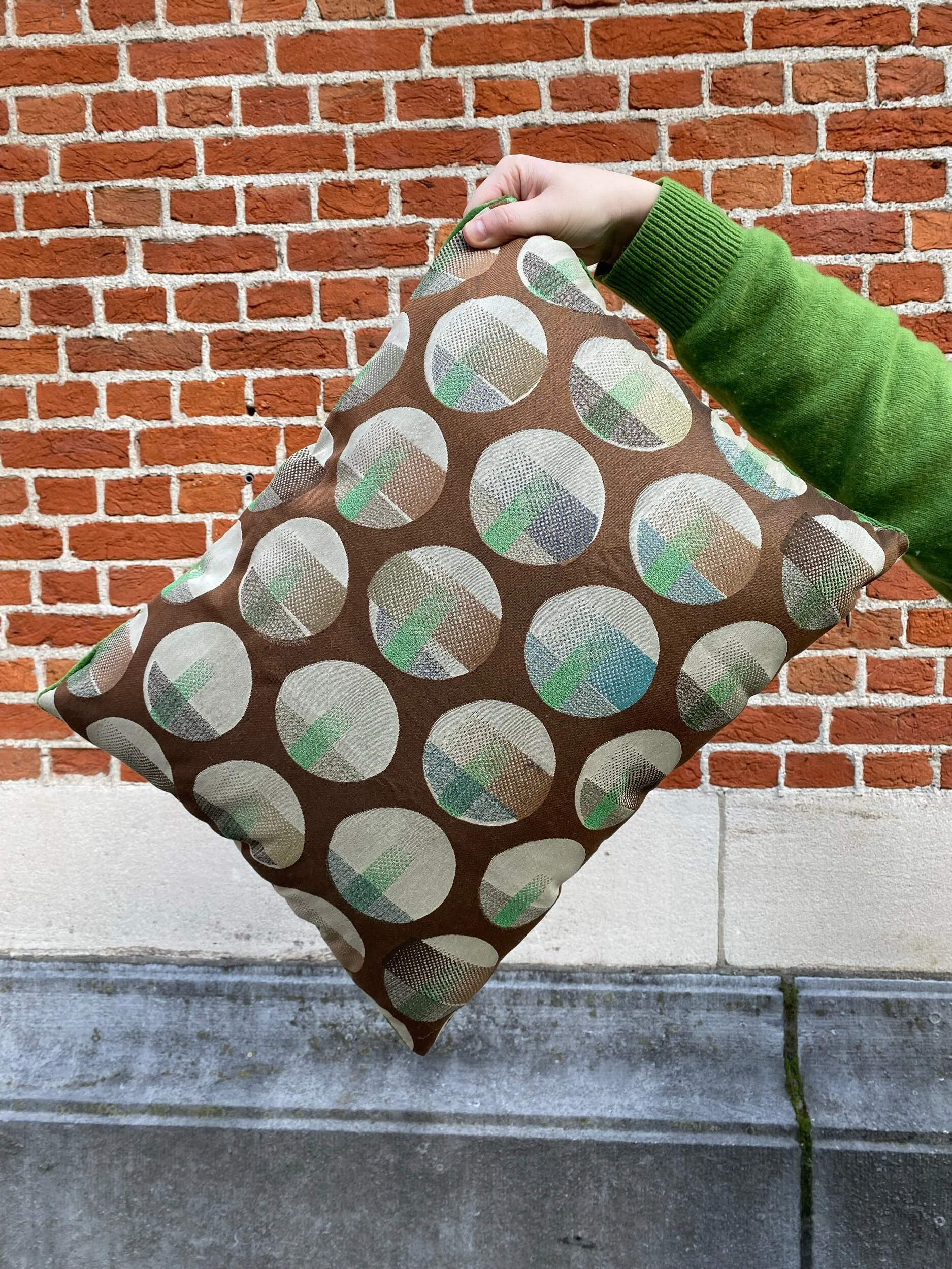 58D56879-F450-4D0C-B998-3FF584934CAD