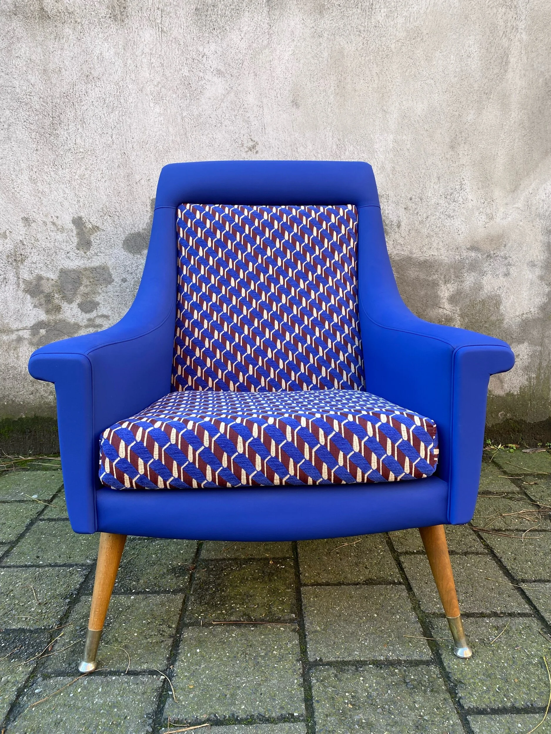 476D1FAB-9C9B-4223-9203-9211F14F7C08