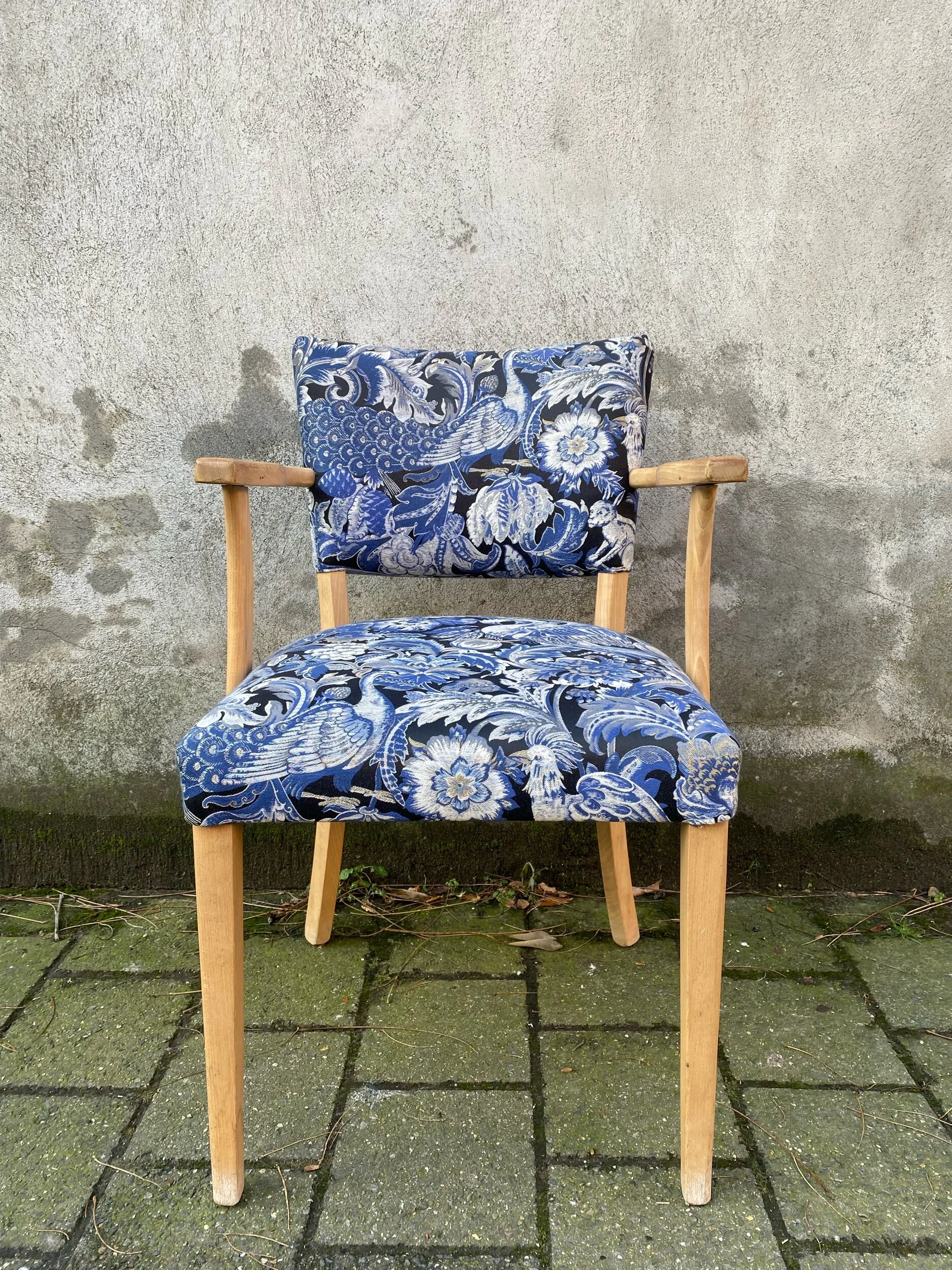 9D62F409-D47B-4396-AB71-6F724D1FBA1E