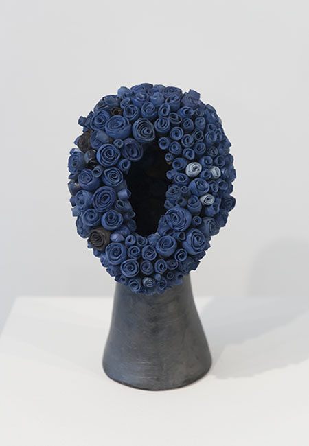   Simone Leigh,   Blue Black , 2014. Porcelain, terracotta and graphite. 